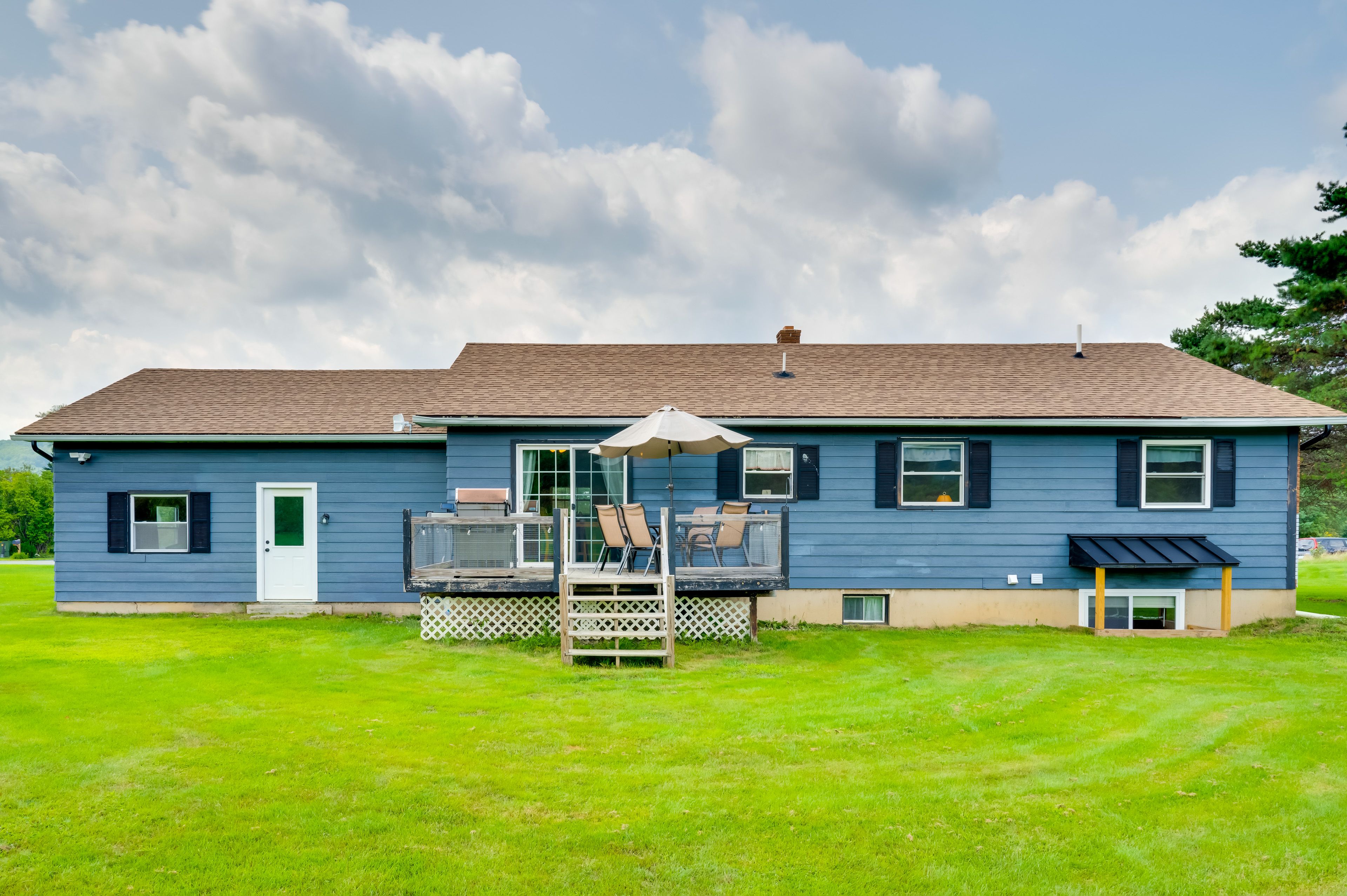 Spacious Yard