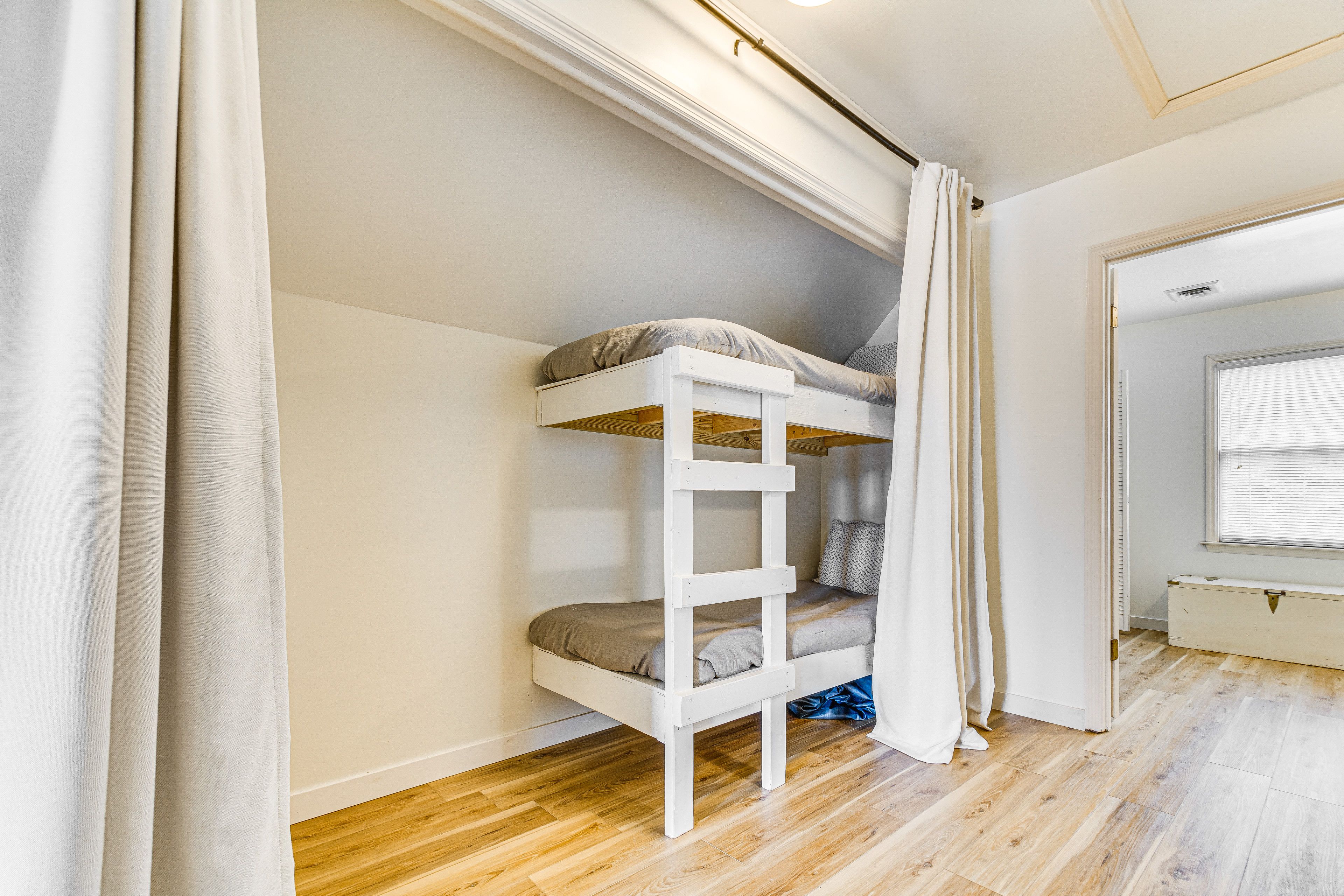 Sleeping Nook | 2nd Floor | Twin Bunk Bed