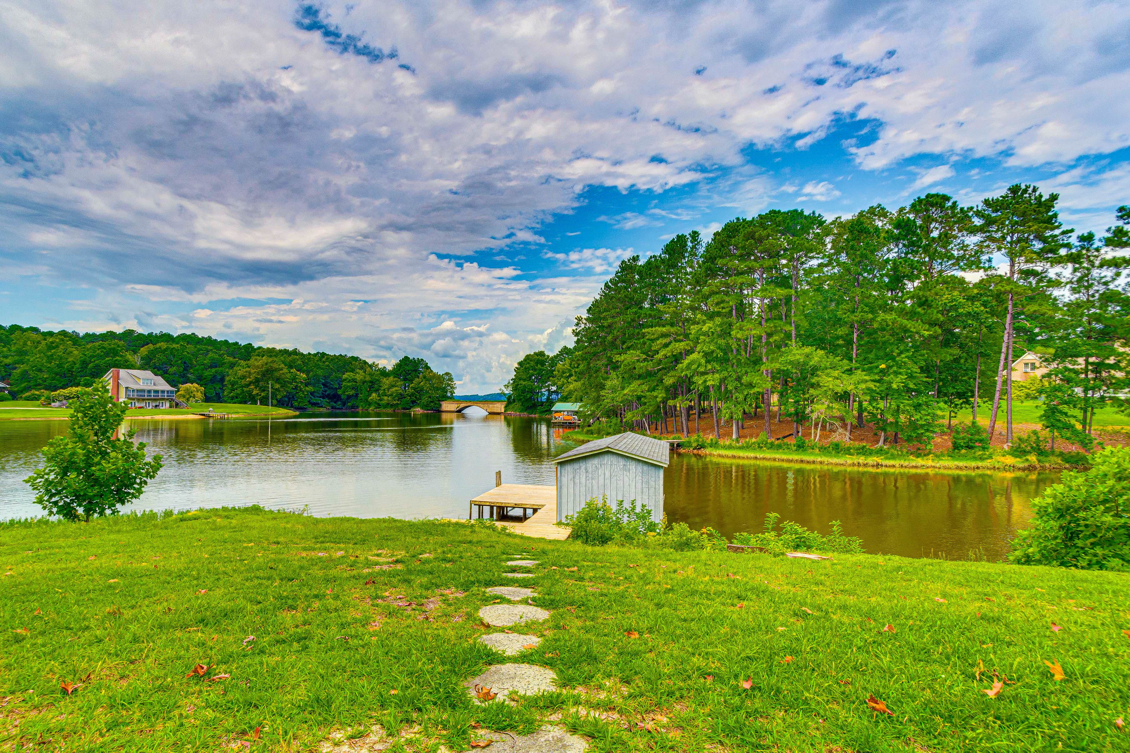 Roanoke Rapids Vacation Rental | 3BR | 2BA | 1,575 Sq Ft | Stairs Required