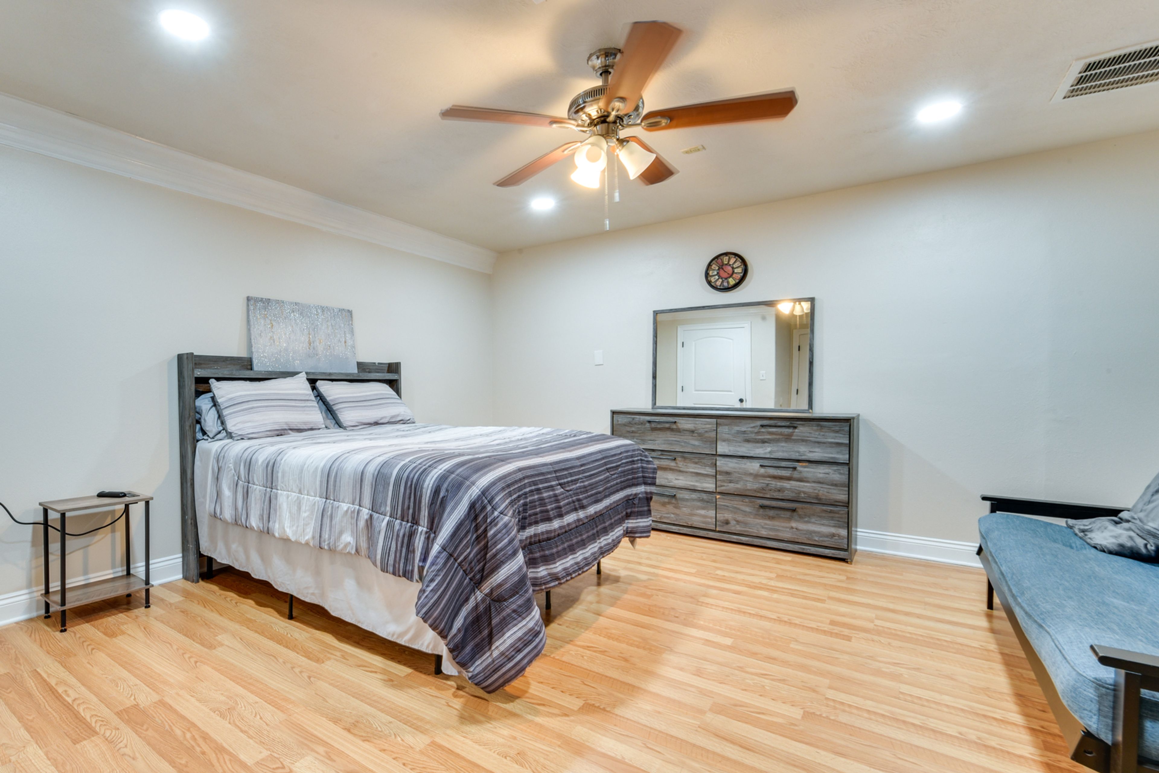 Bedroom 1 | Queen Bed | 1st Floor | Linens Provided