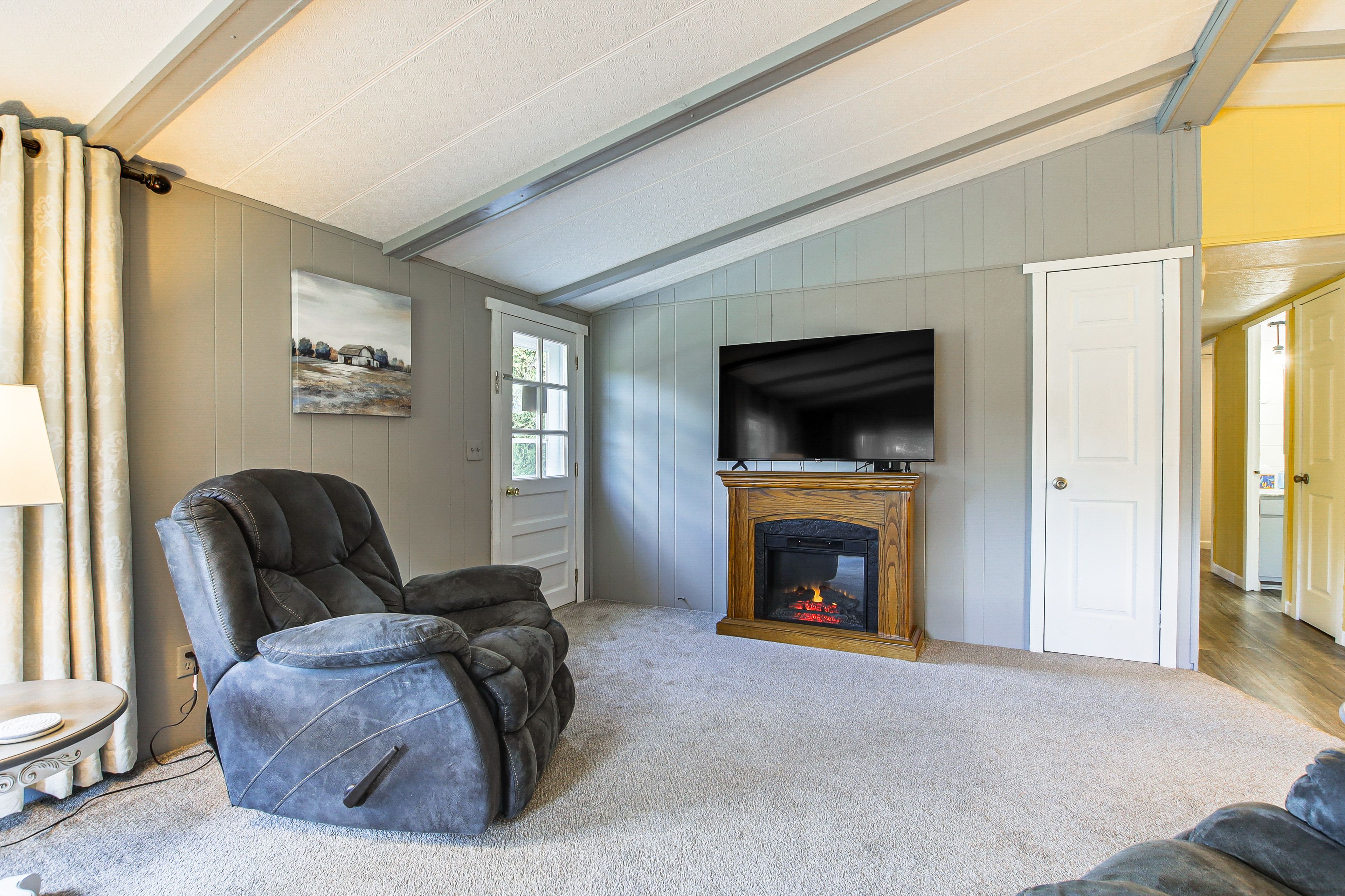 Living Room | Single-Story Home | Free WiFi | Central A/C & Heating
