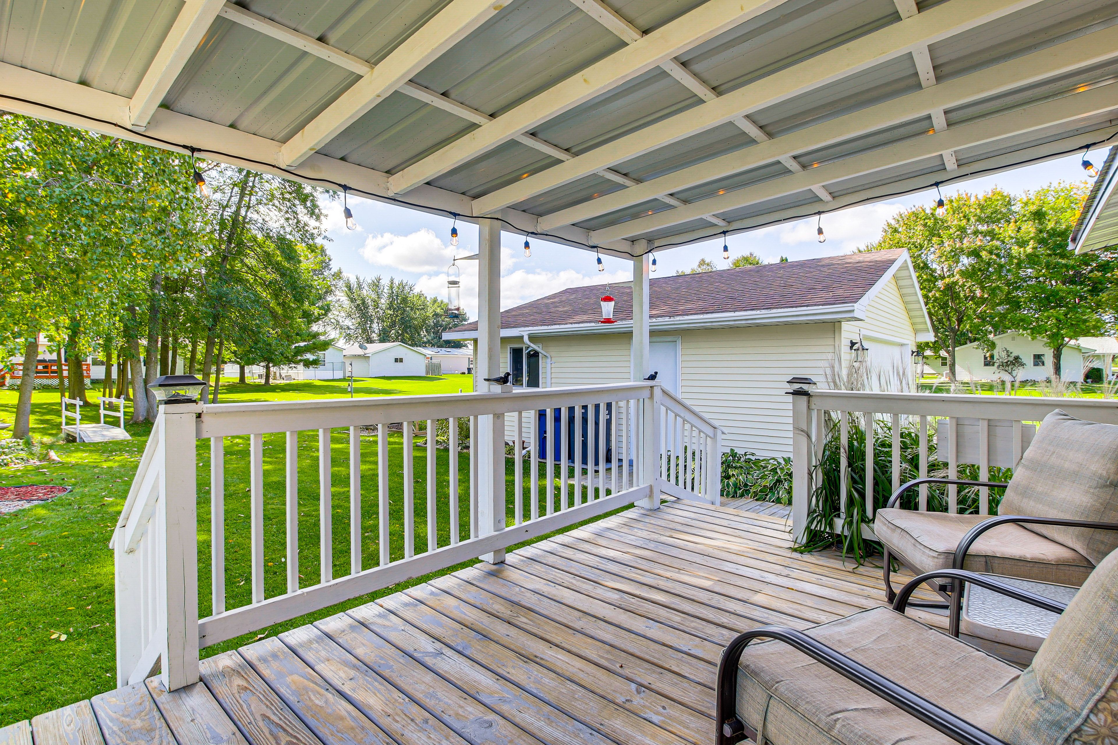 Furnished Porch
