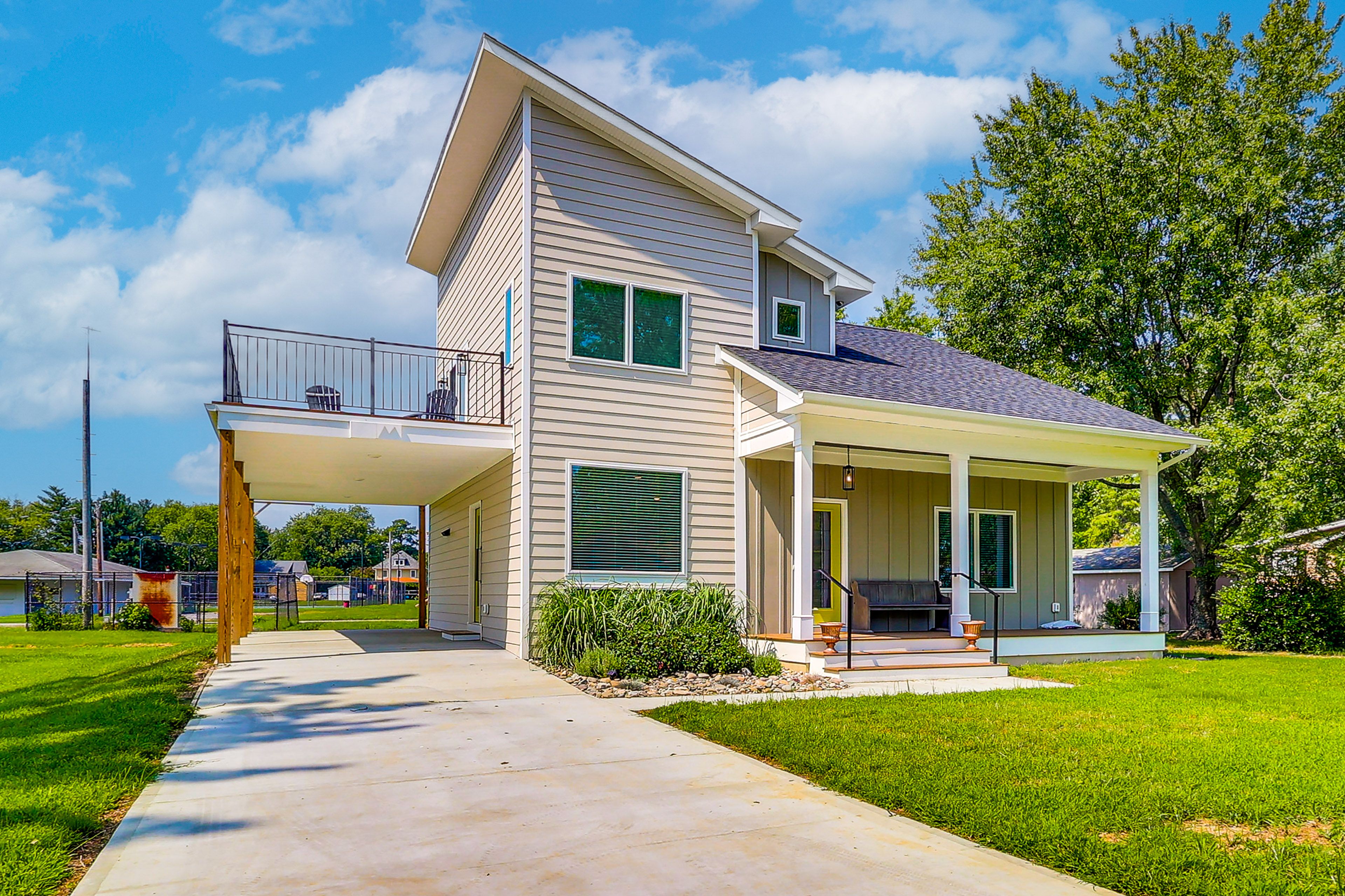 Parking | Driveway (1 Vehicle) | Carport (1 Vehicle)