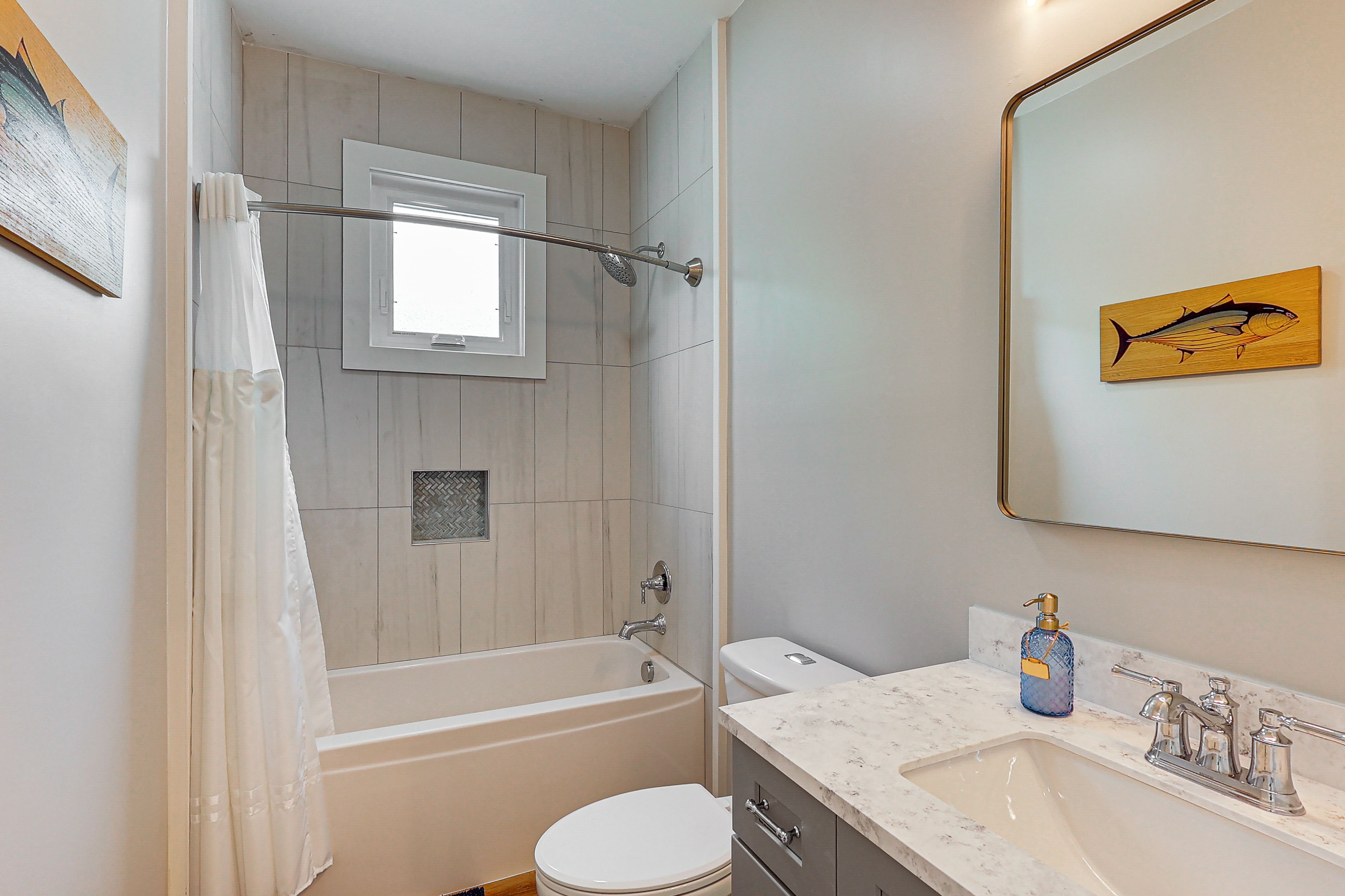 Full Bathroom | 2nd Floor