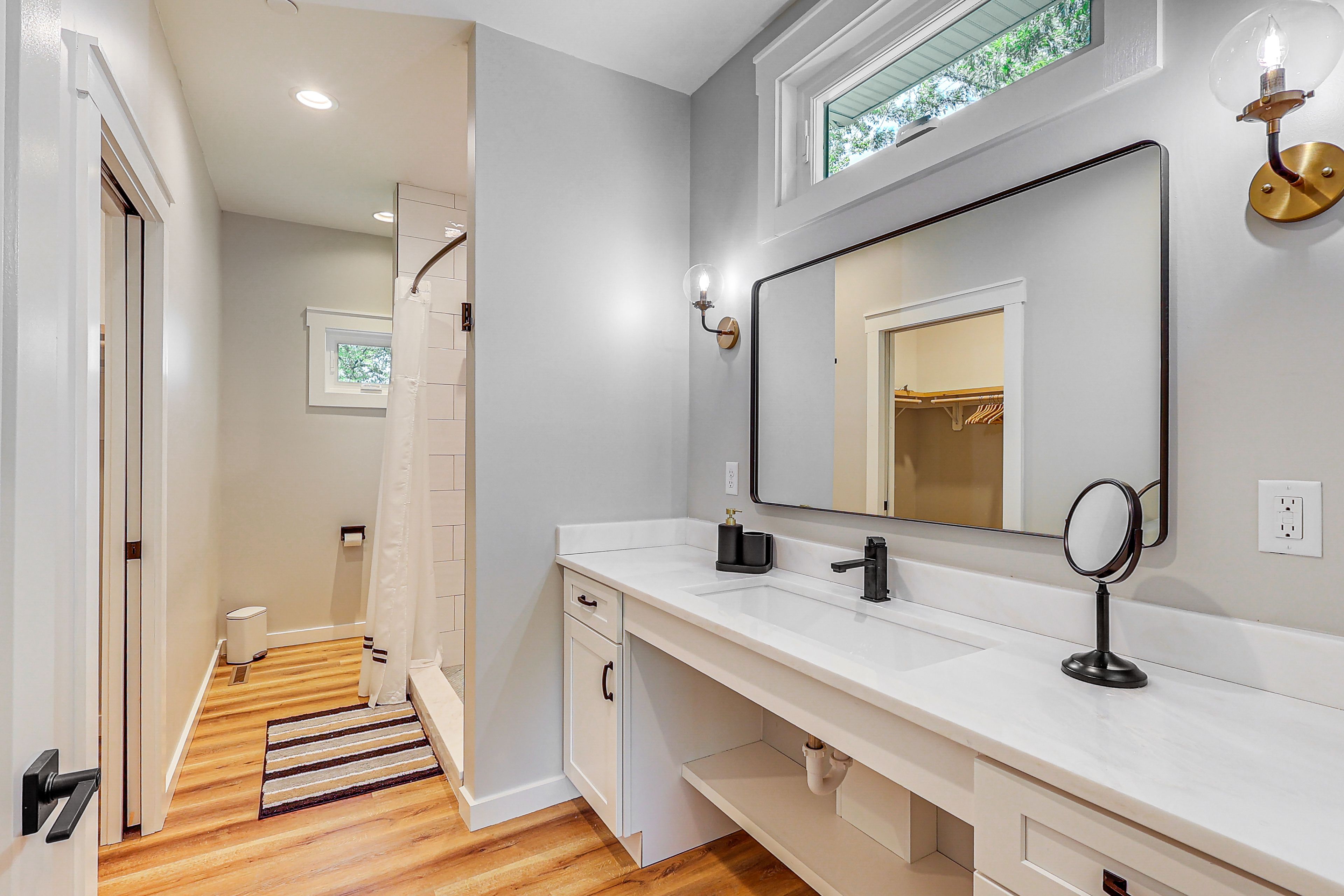 Full Bathroom | 1st Floor