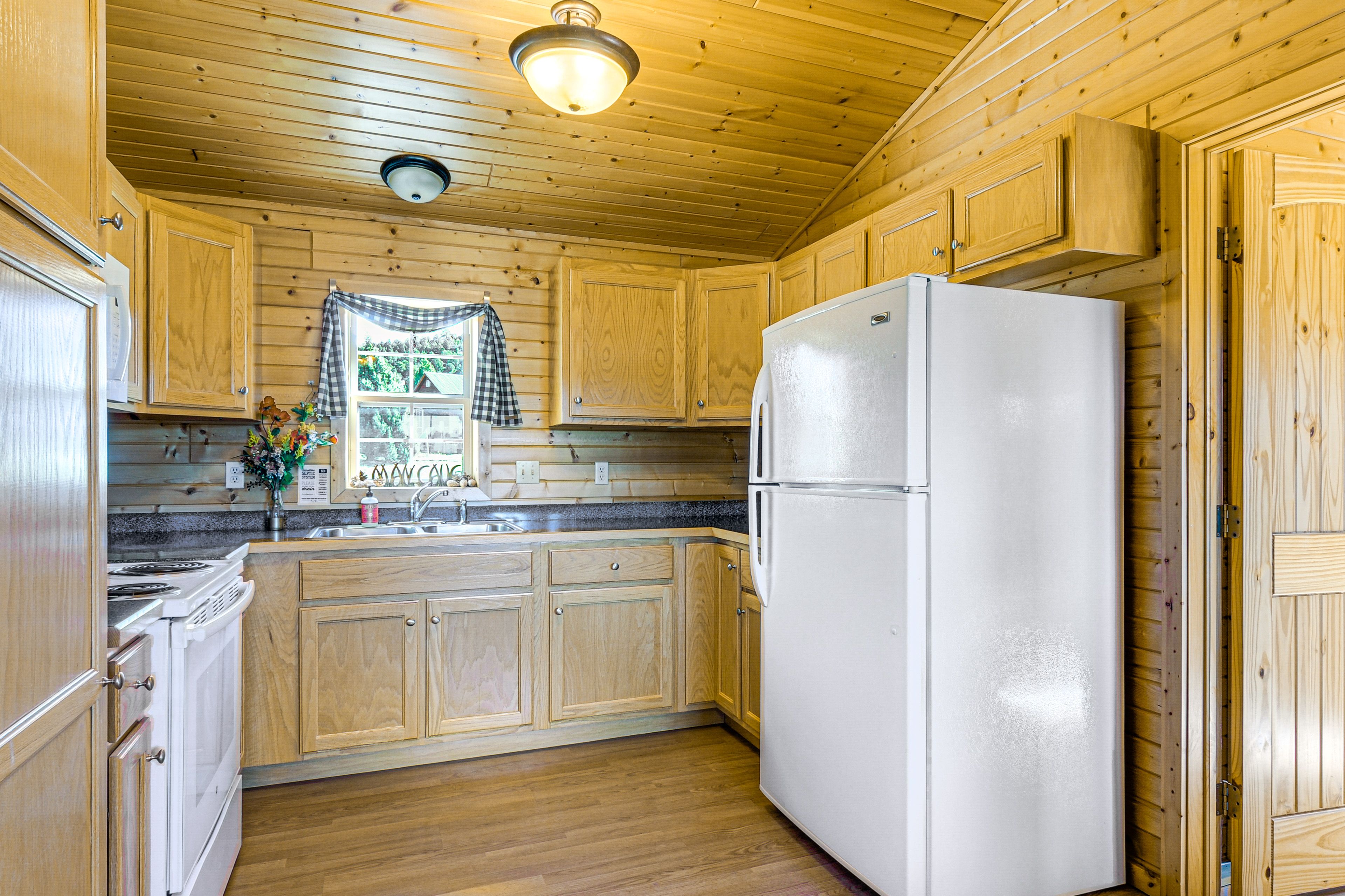Kitchen | Cooking Basics | Microwave | Keurig Coffee Maker | Toaster