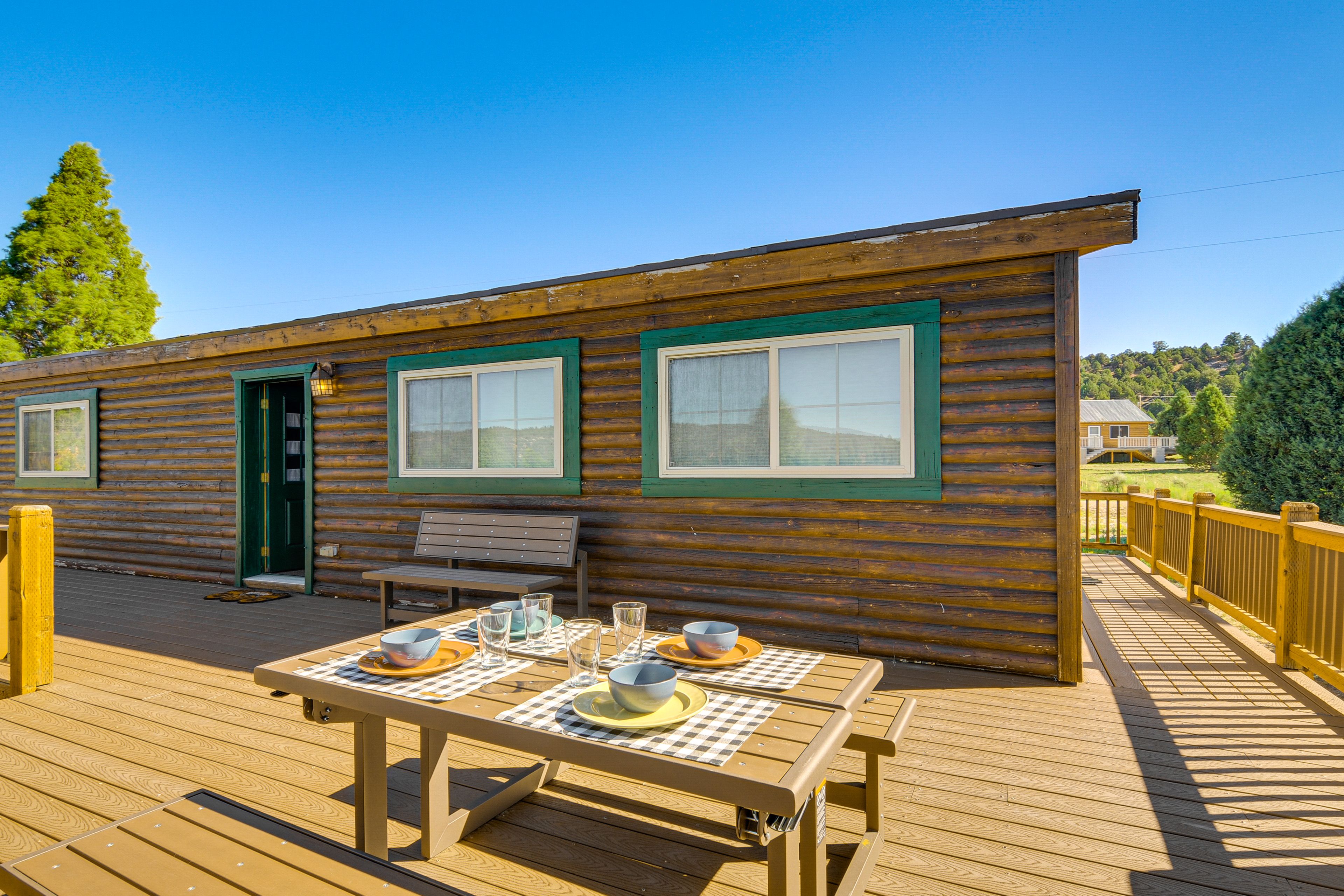 Wraparound Deck | Dining Space