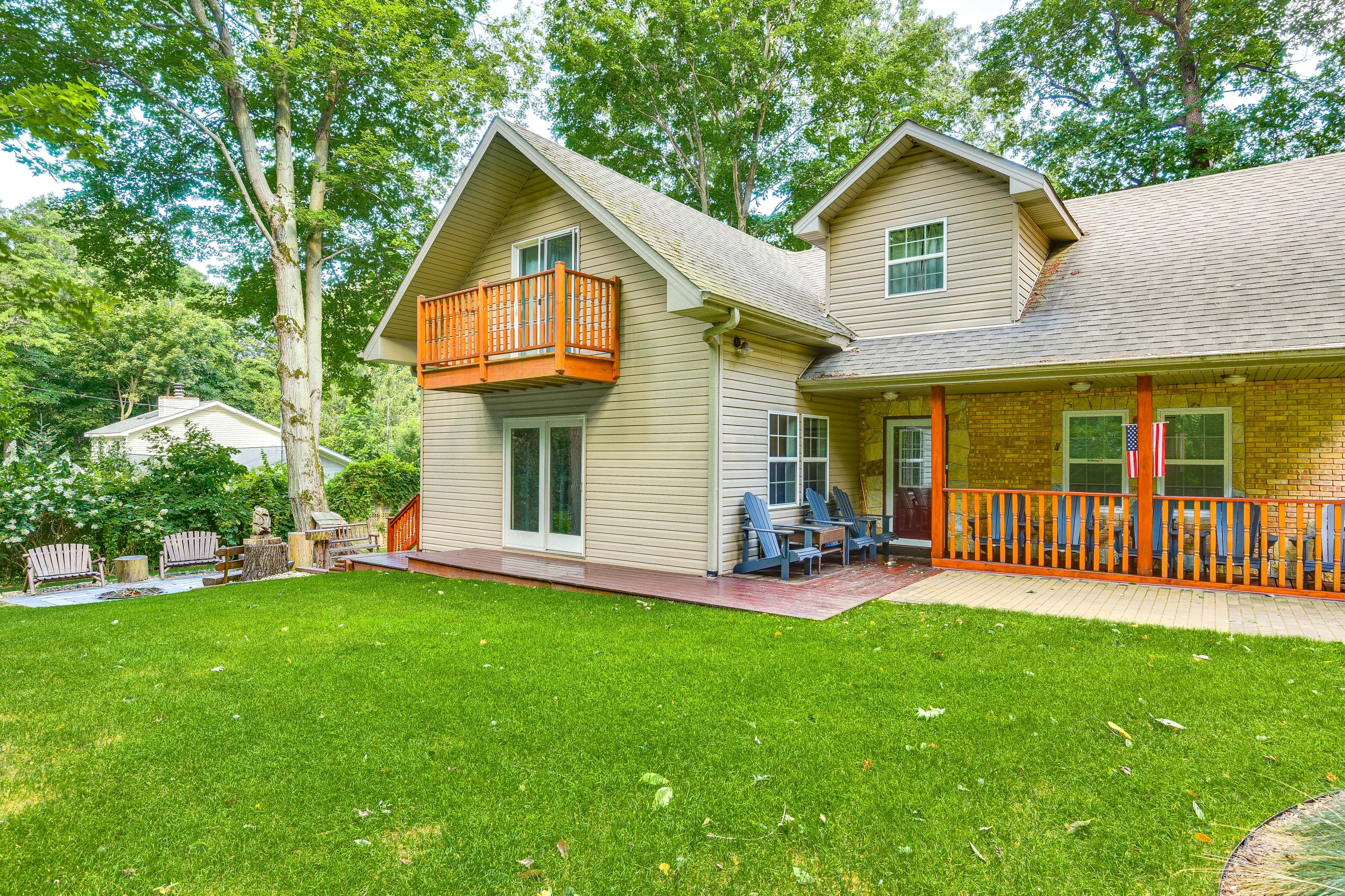 Front Yard | Furnished Porch