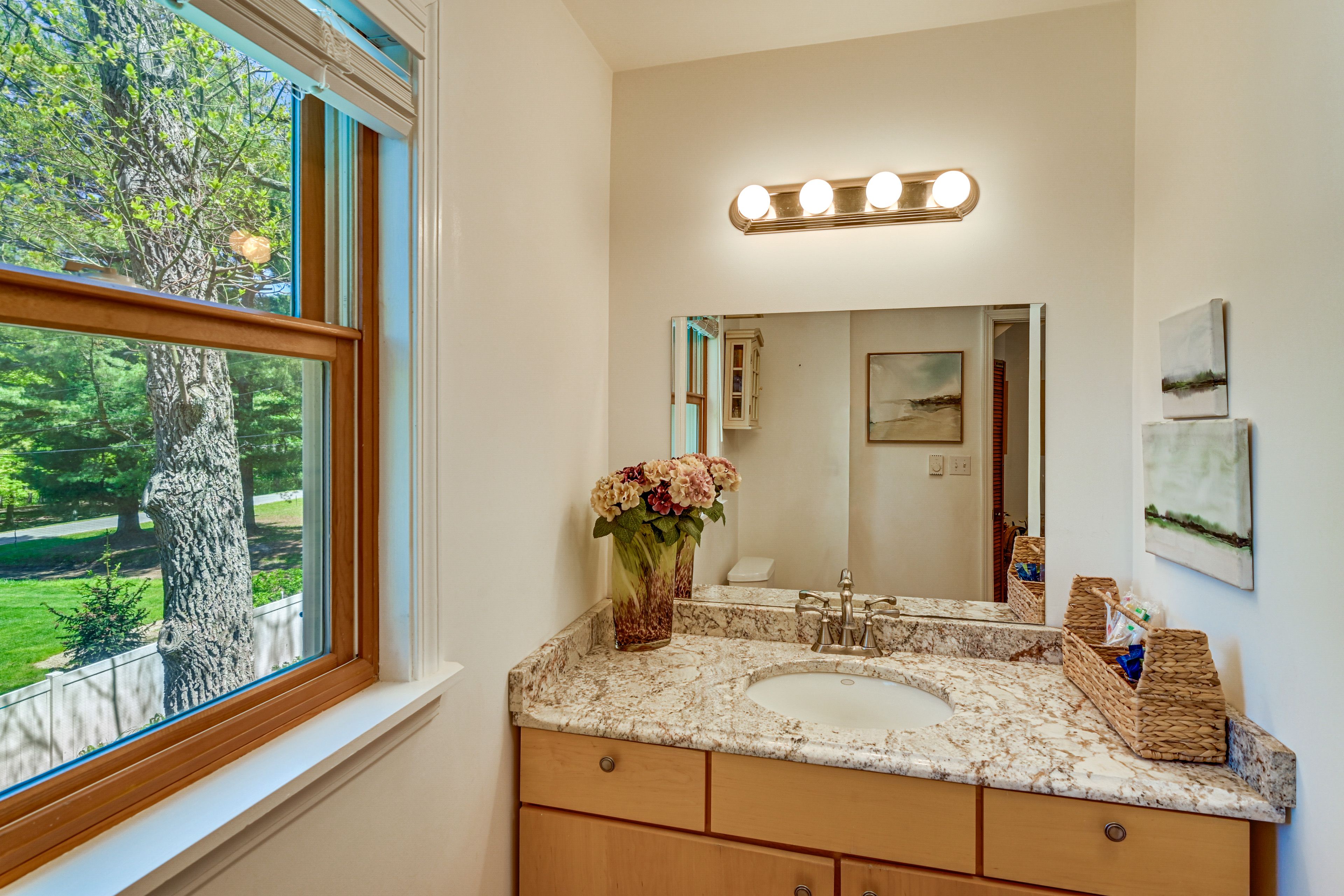 Full Bathroom | 2nd Floor