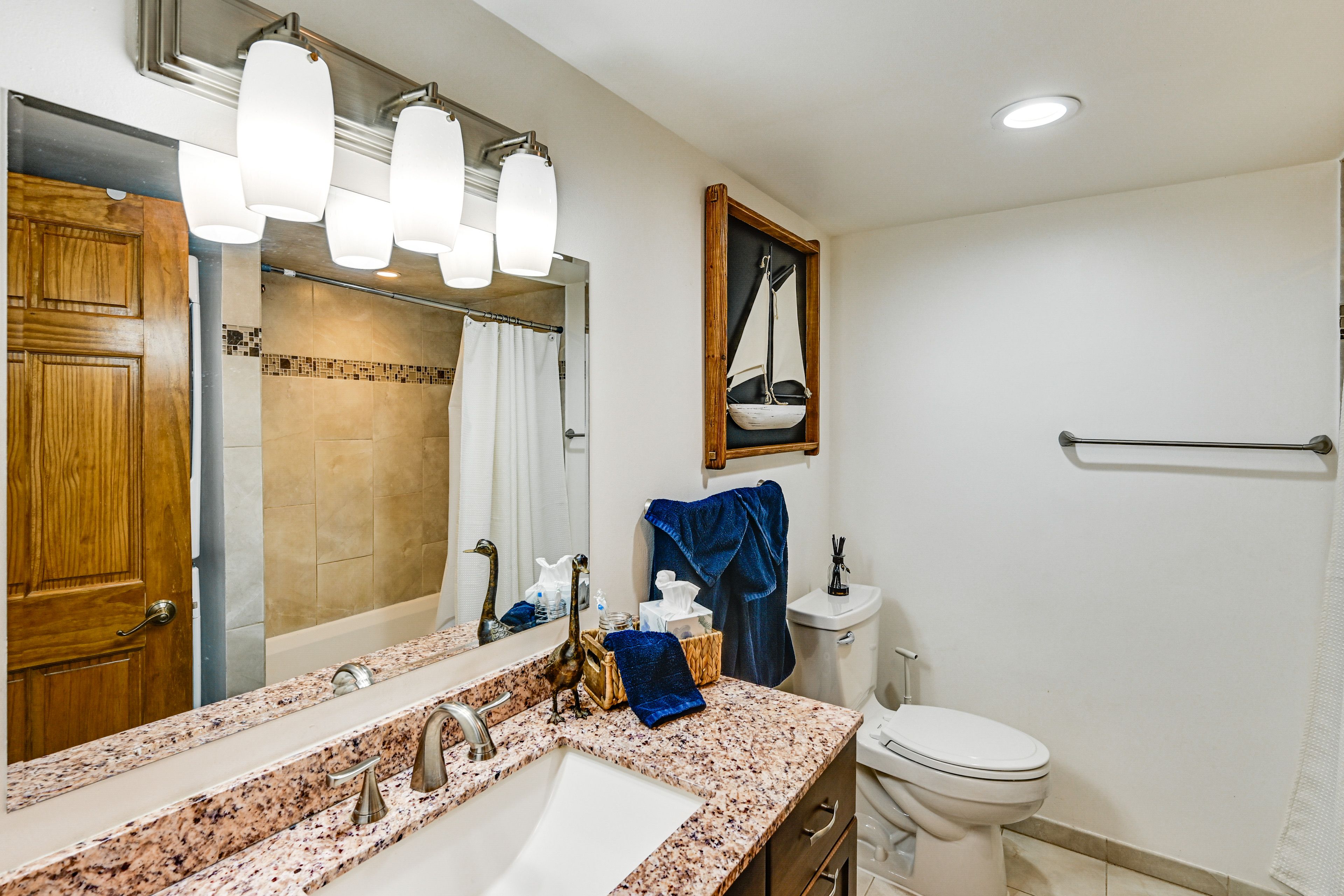 Full Bathroom | 1st Floor | Washer & Dryer