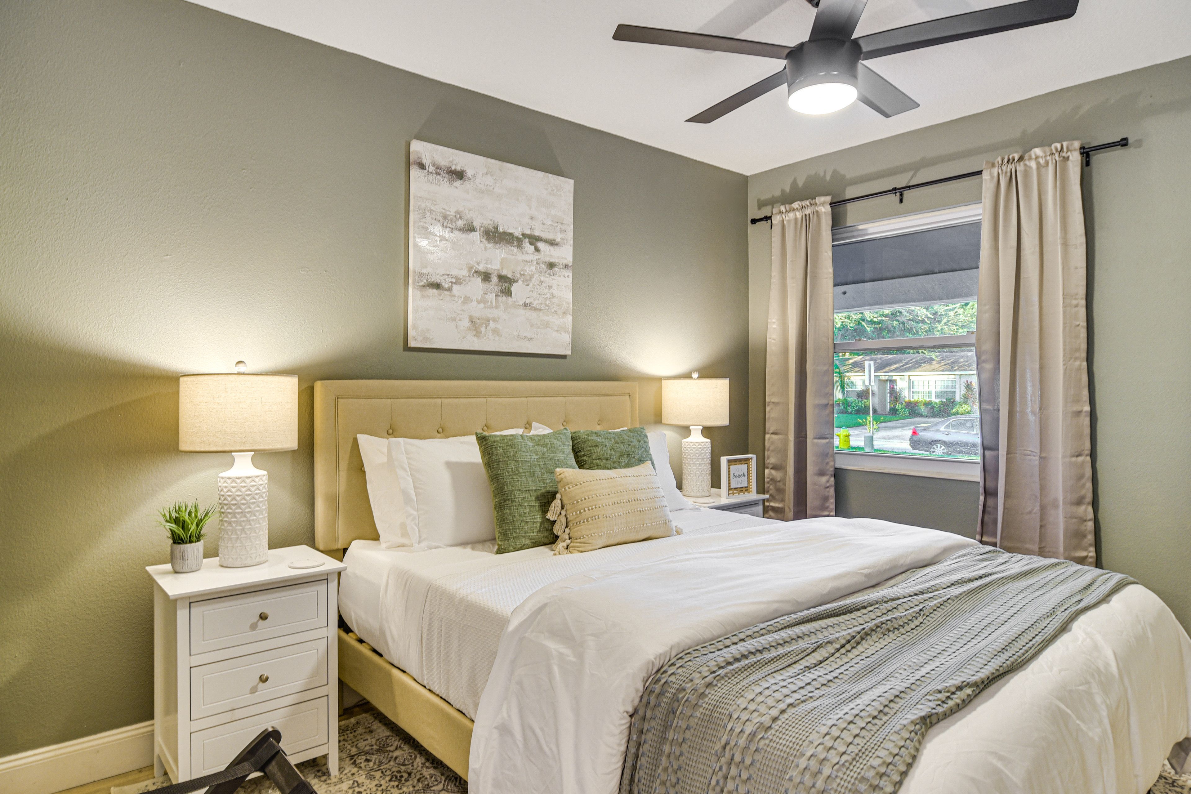 Bedroom 2 | Queen Bed