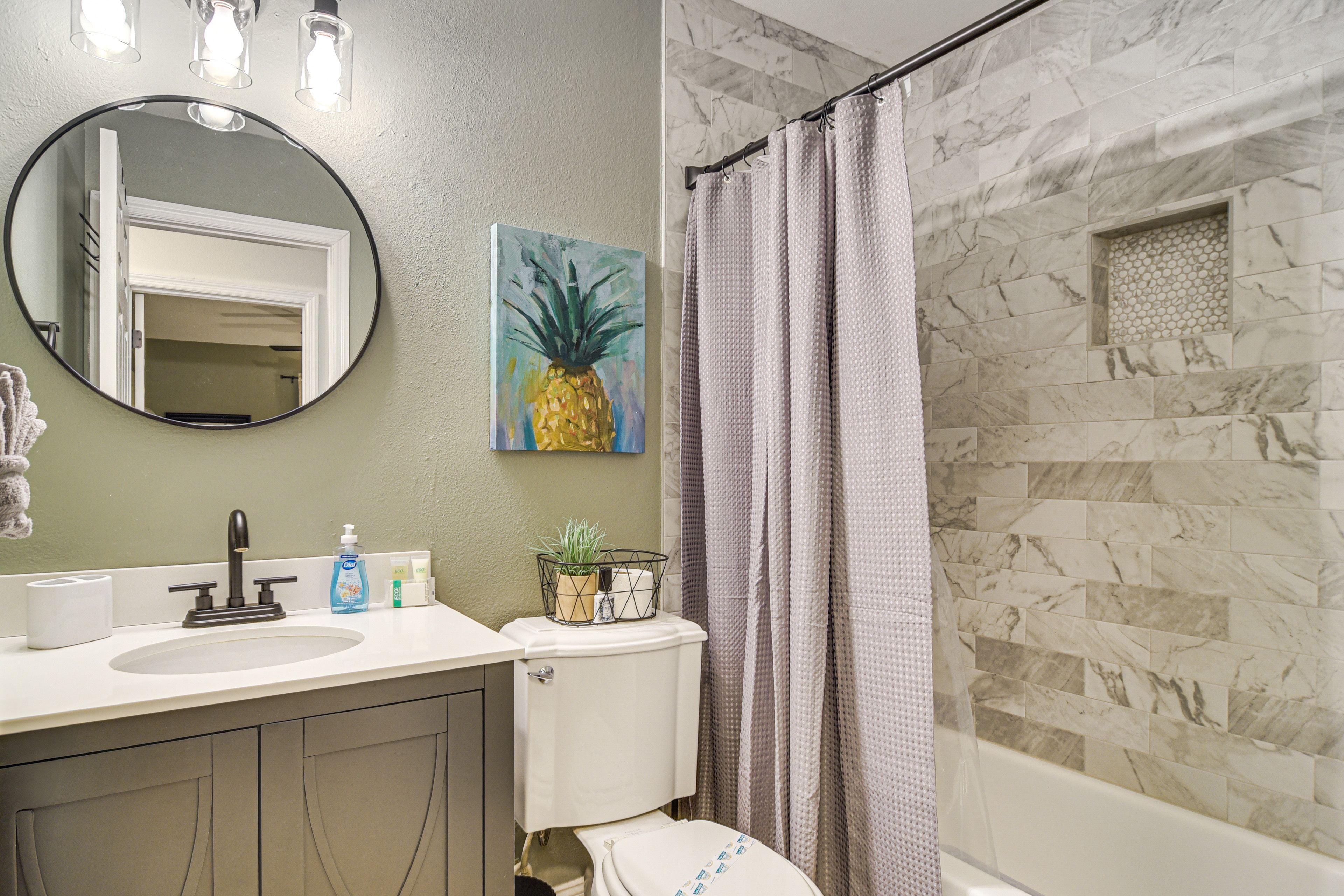 Full Bathroom