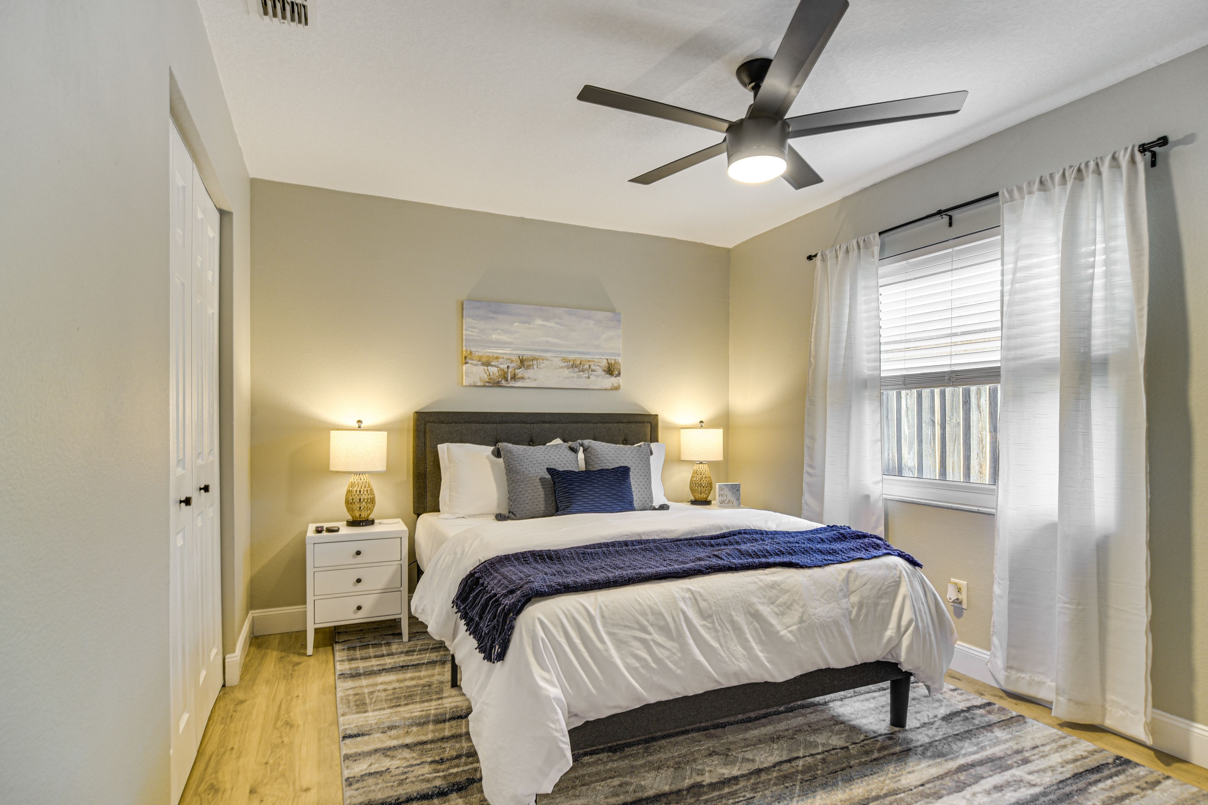 Bedroom 3 | Queen Bed