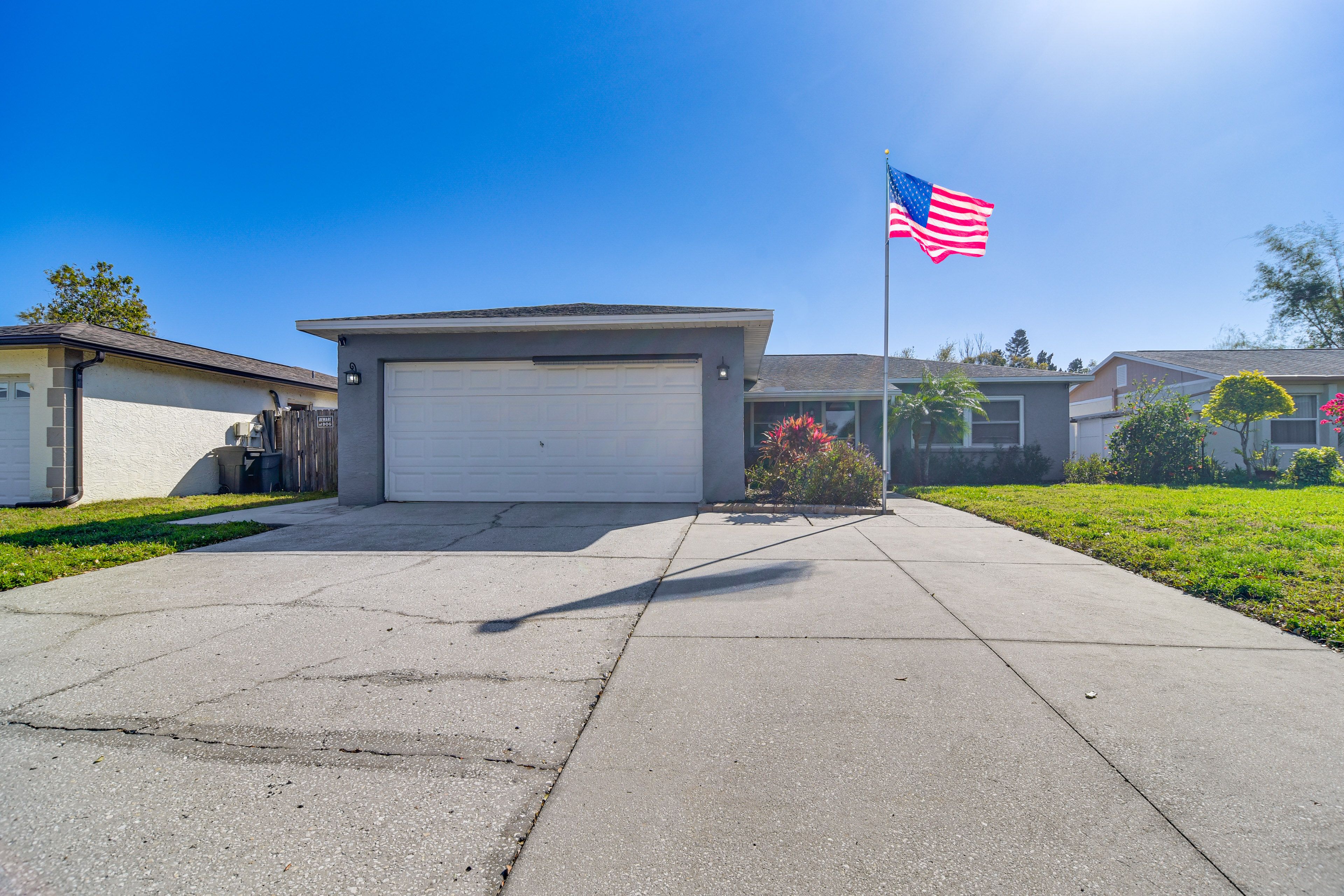 Parking | Driveway (2 Vehicles) | Garage (2 Vehicles) Free Street Parking