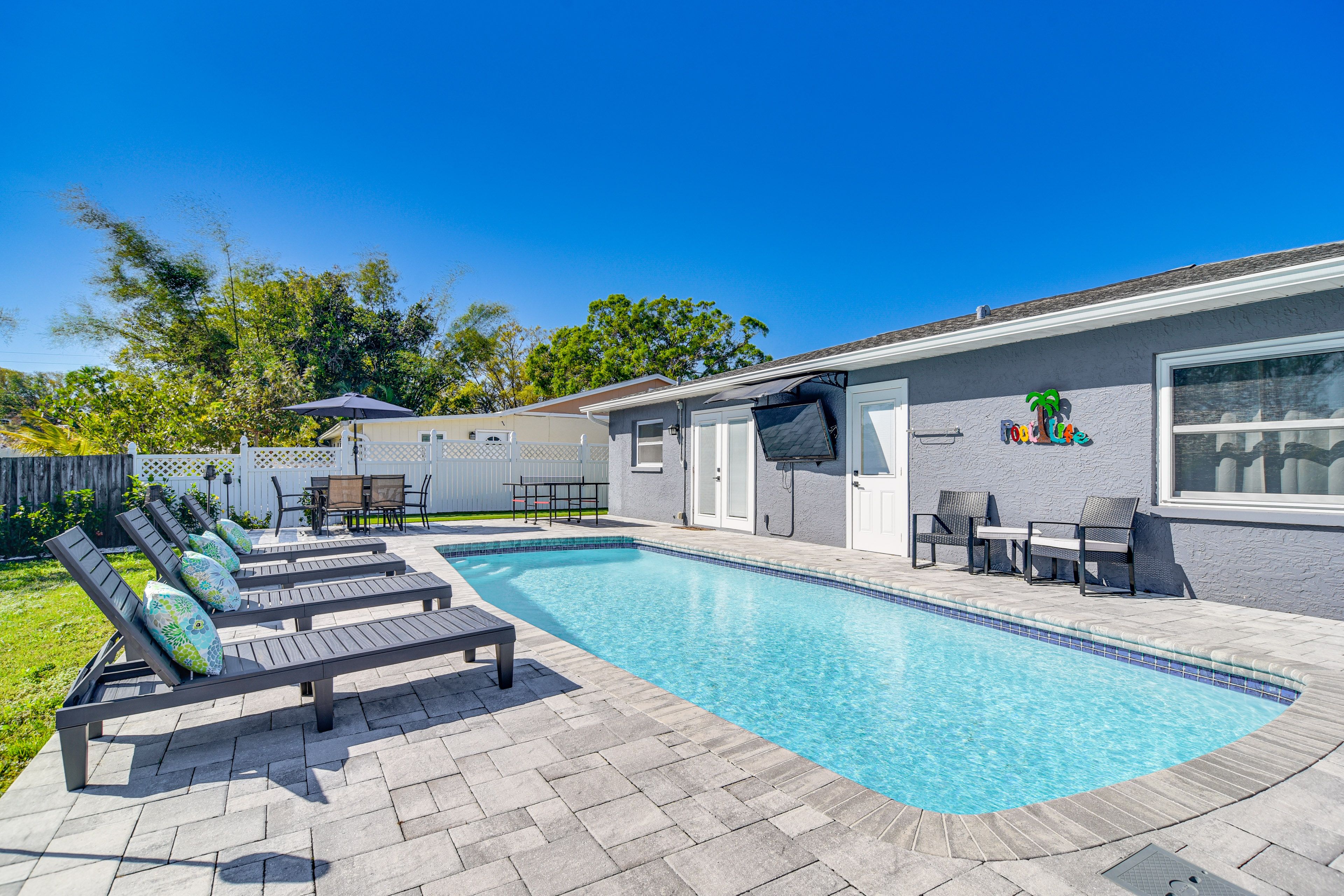 Pinellas Park Vacation Rental | 3BR | 2BA | 1,200 Sq Ft | 1 Step to Enter