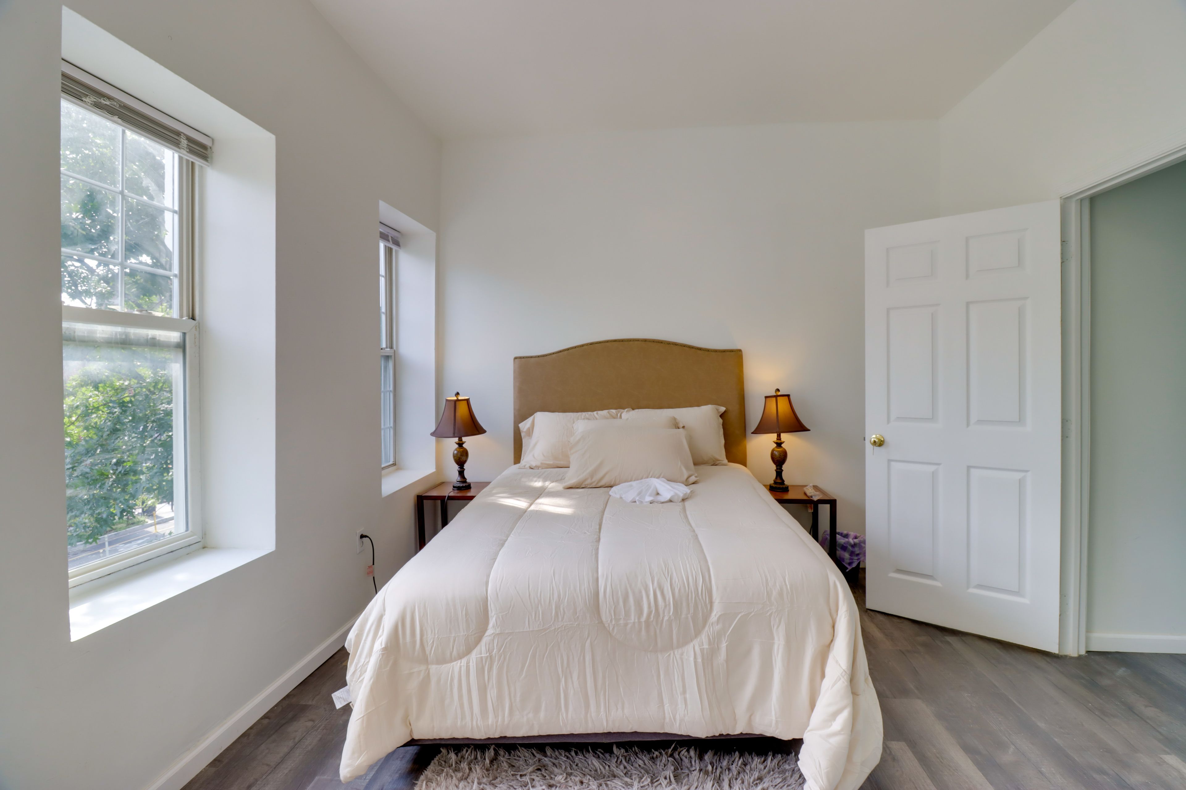 Bedroom 1 | 2nd Floor | Queen Bed | Flat-Screen TV | Desk Workspace