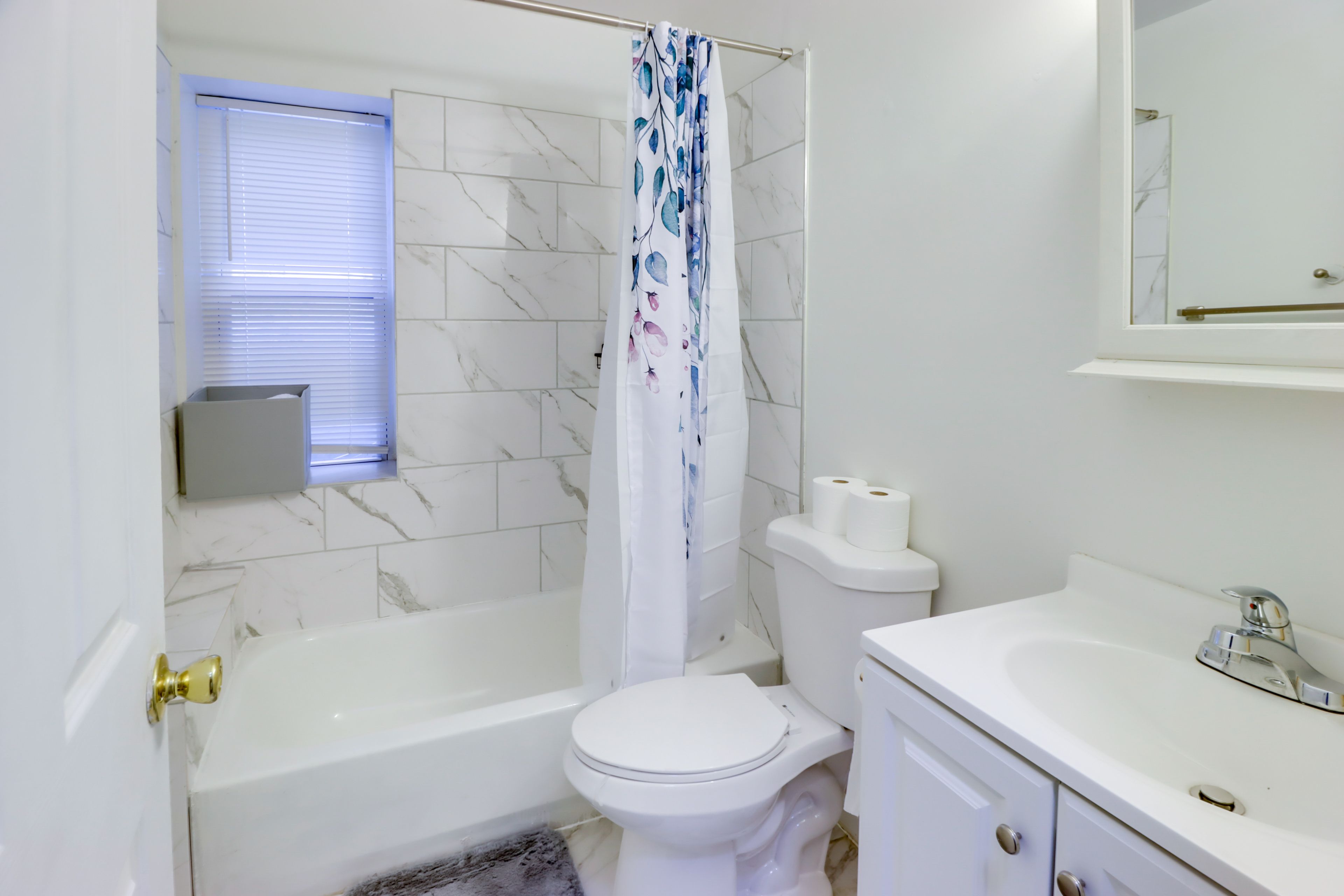 Full Bathroom | 2nd Floor