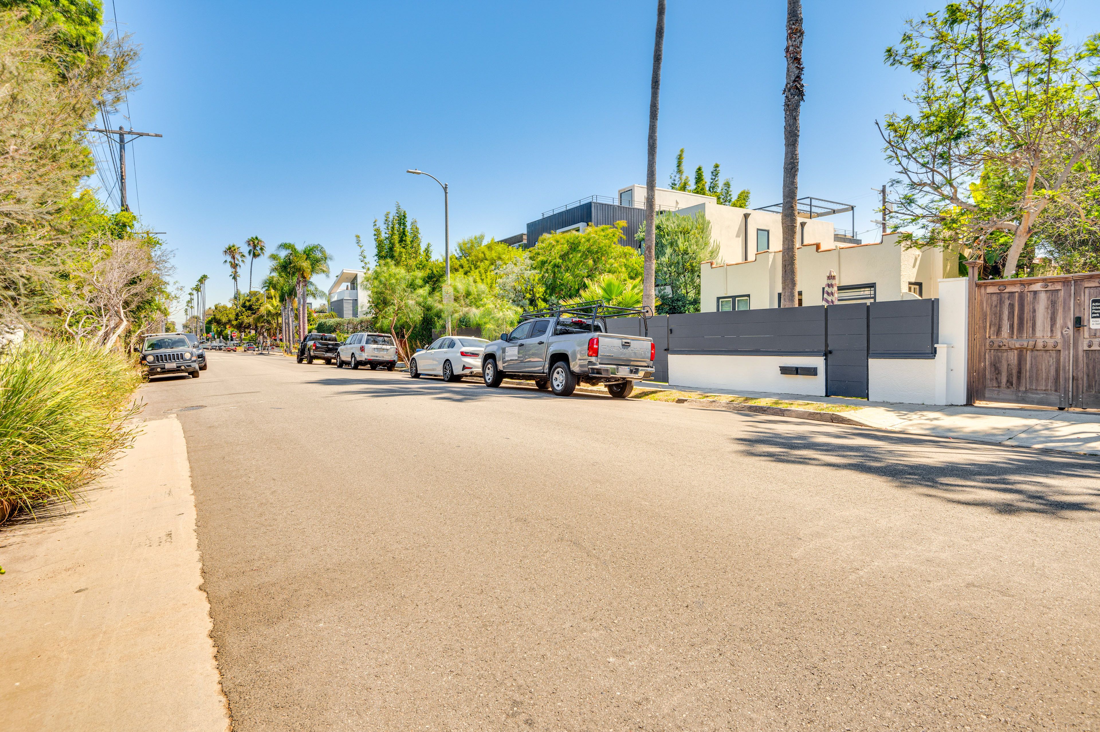 Street View | Ample Street Parking