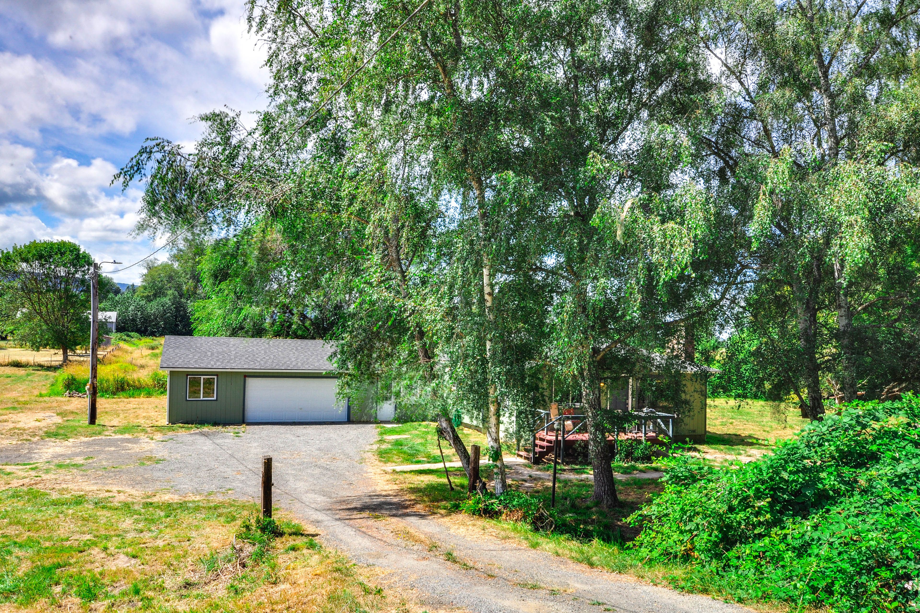 Parking | Driveway (5 Vehicles) | RV/Trailer Parking