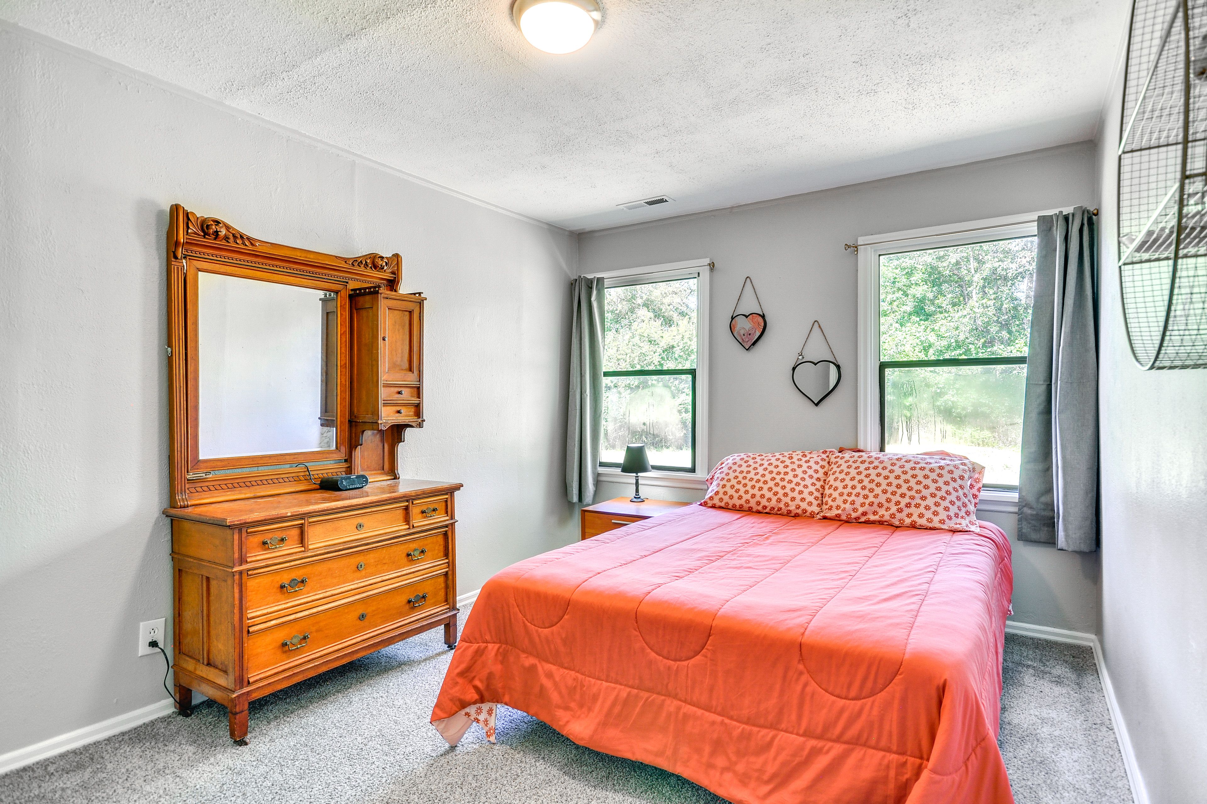 Bedroom 2 | Queen Bed