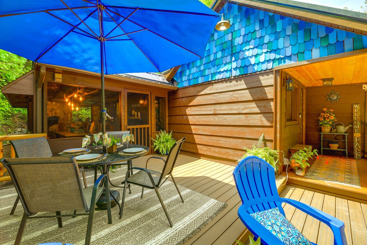 Blue Goose exterior