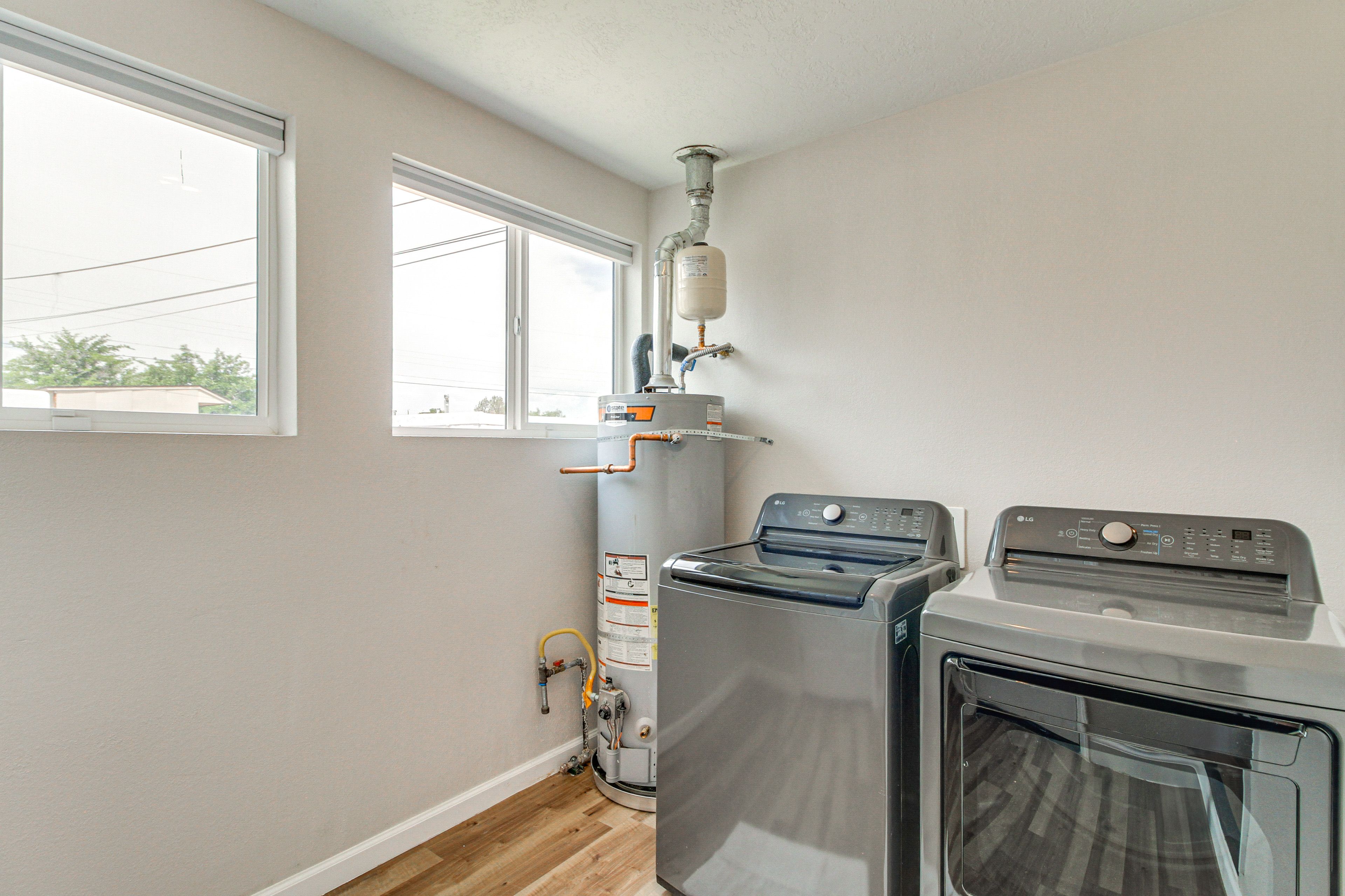 Laundry Room | Washer & Dryer