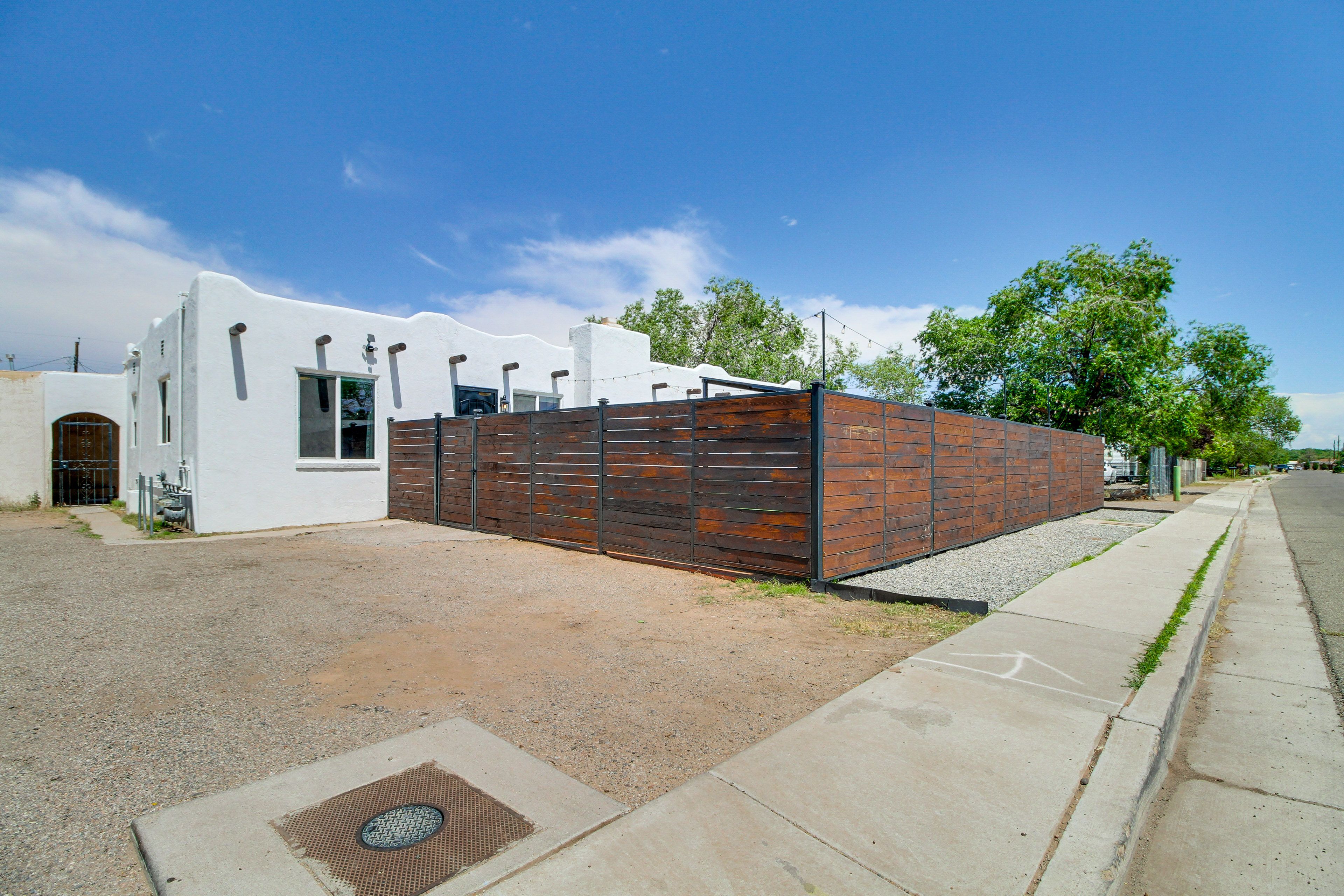 Parking | Driveway (3 Vehicles)
