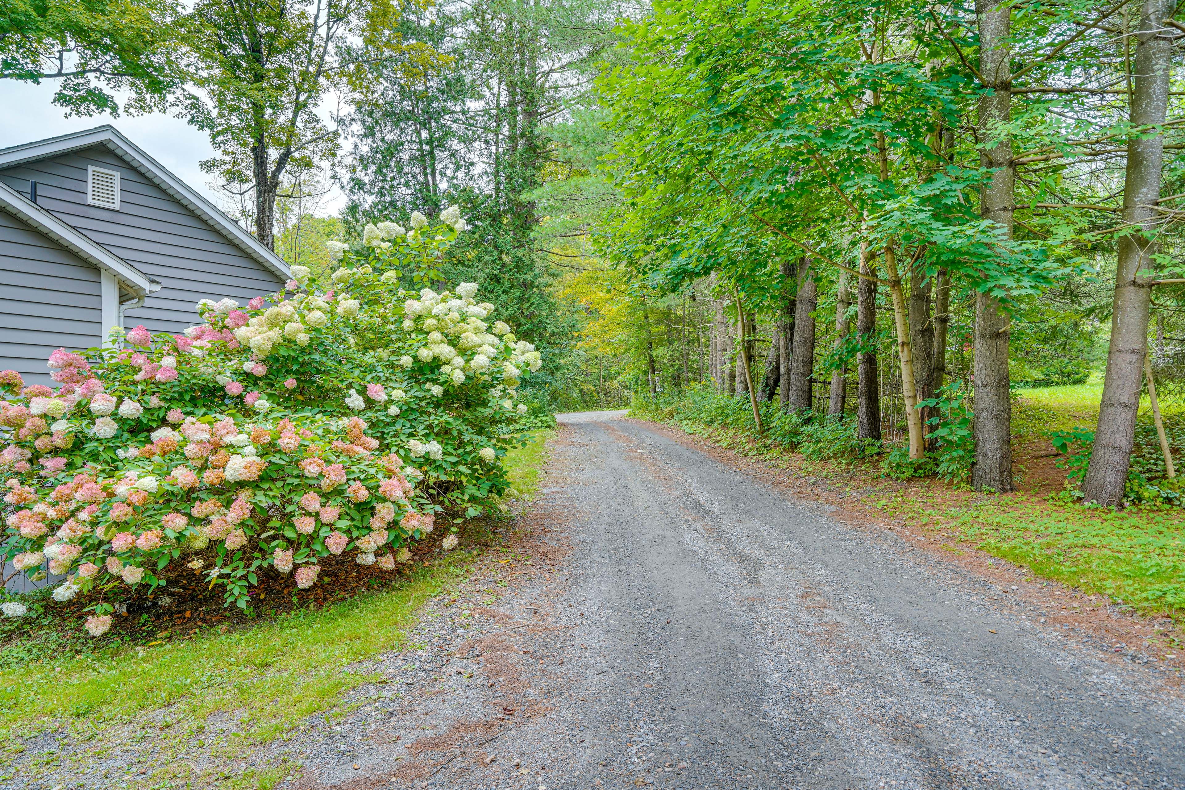 Parking | Driveway (2 Vehicles)