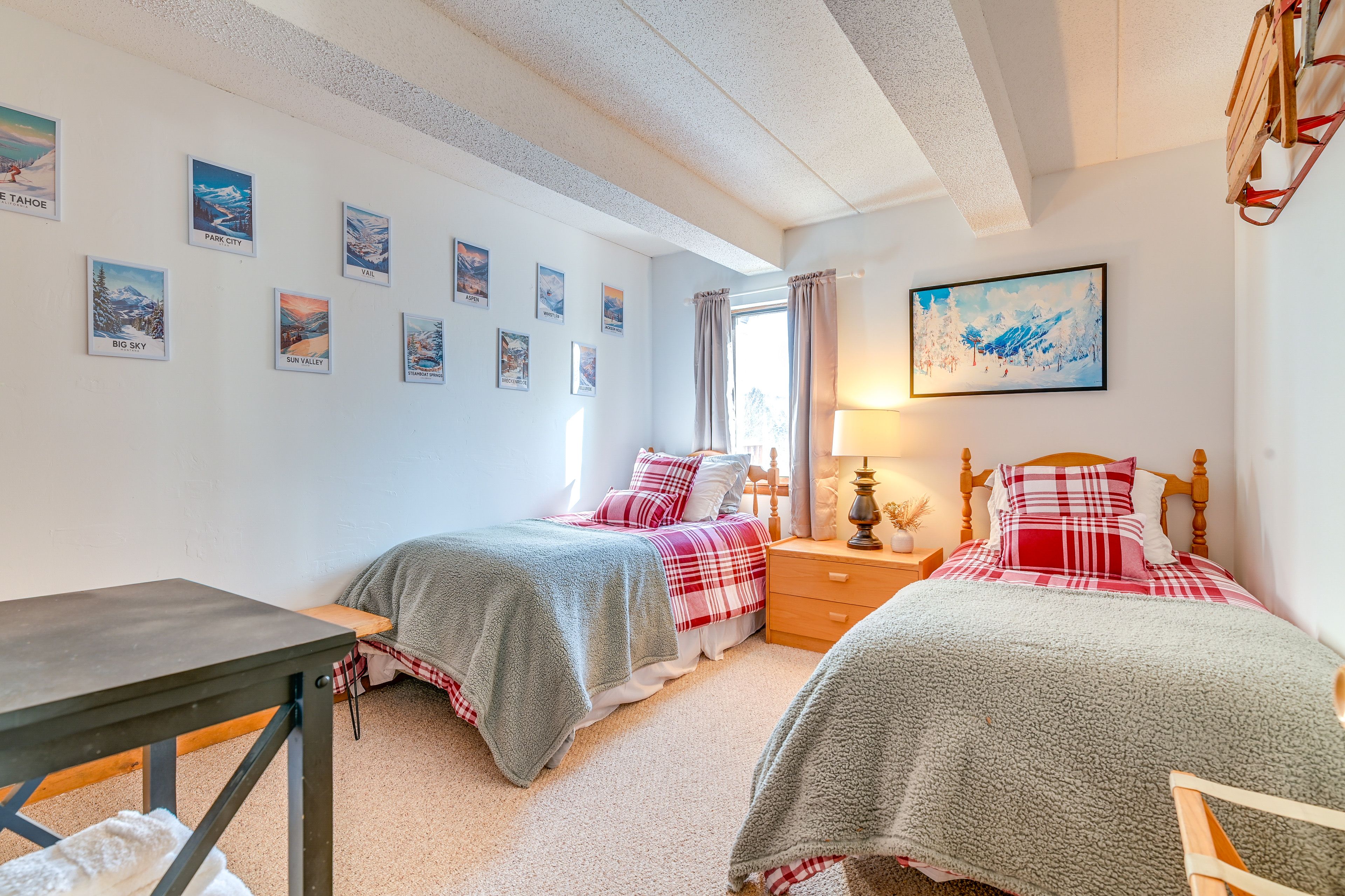 Bedroom 2 | 2 Twin Beds