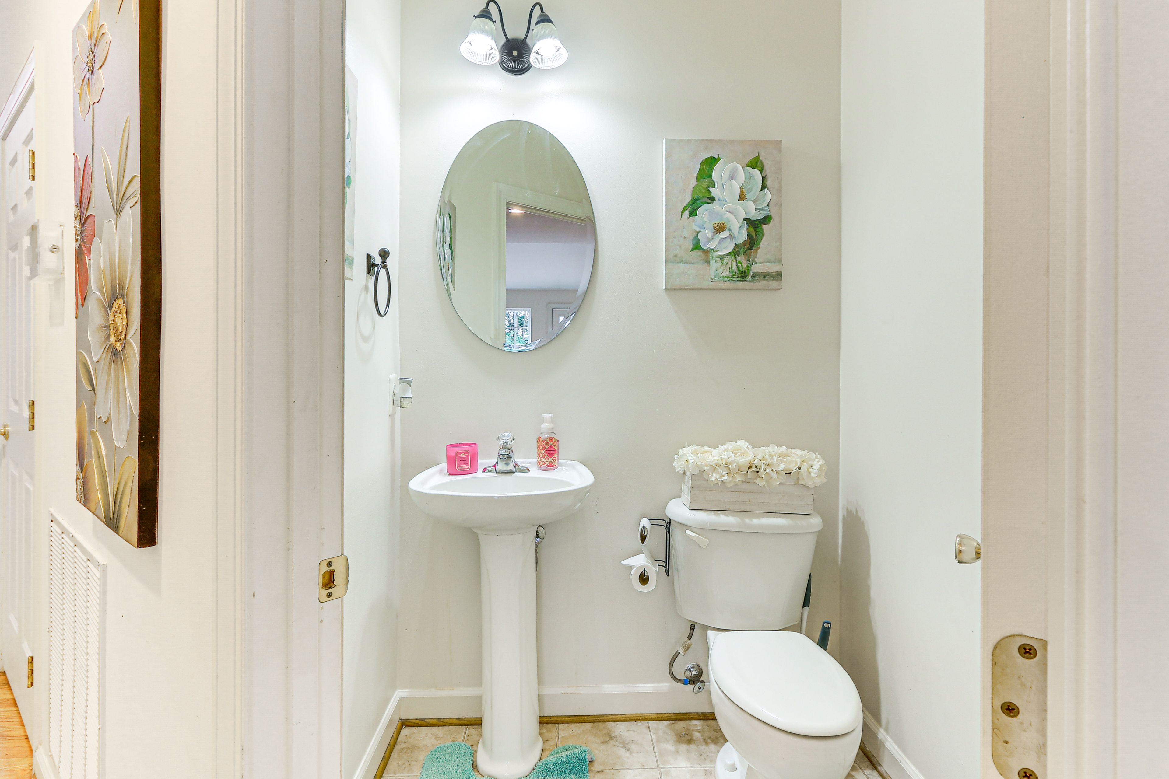 Half Bathroom | 1st Floor