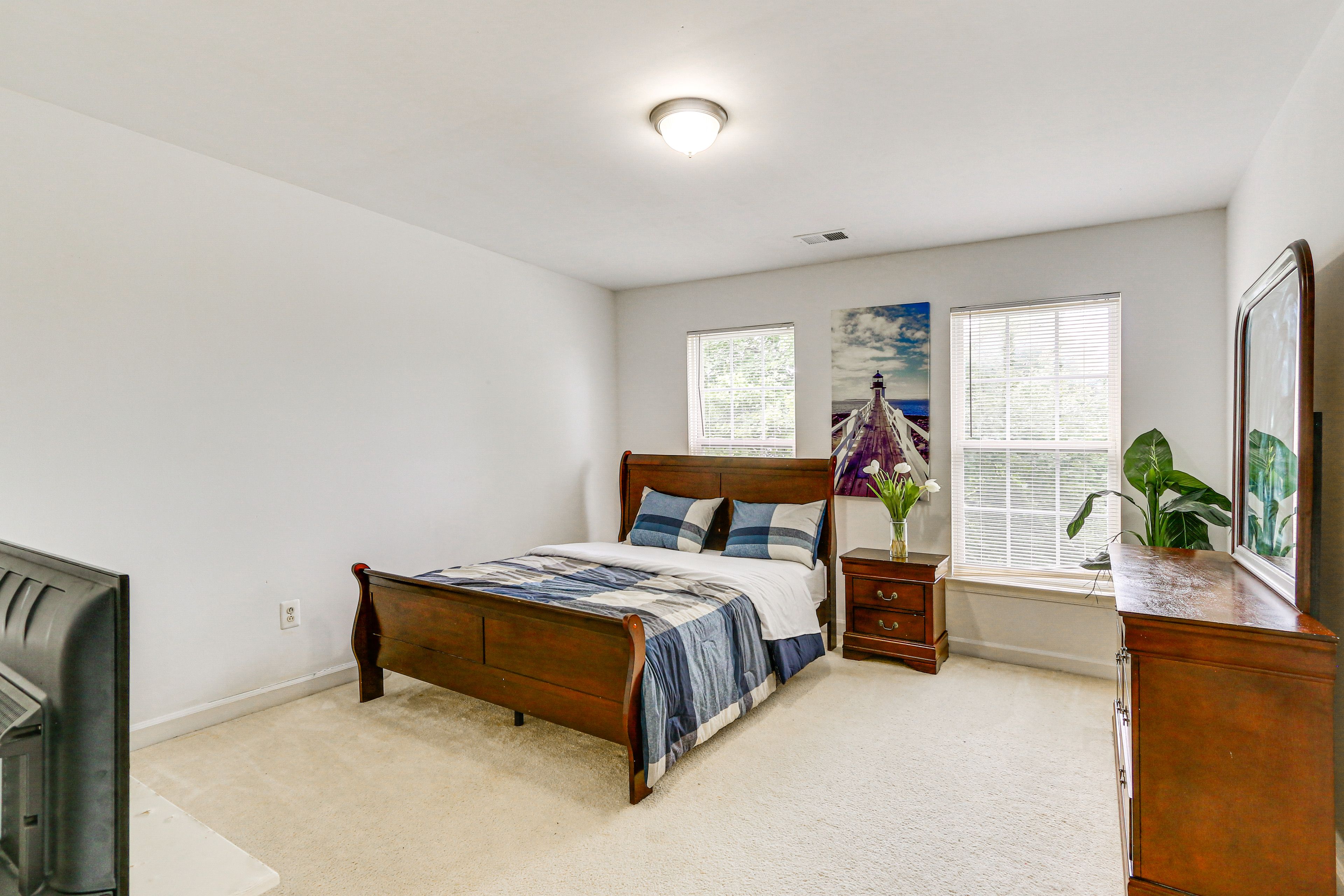 Bedroom 3 | 2nd Floor | Queen Bed
