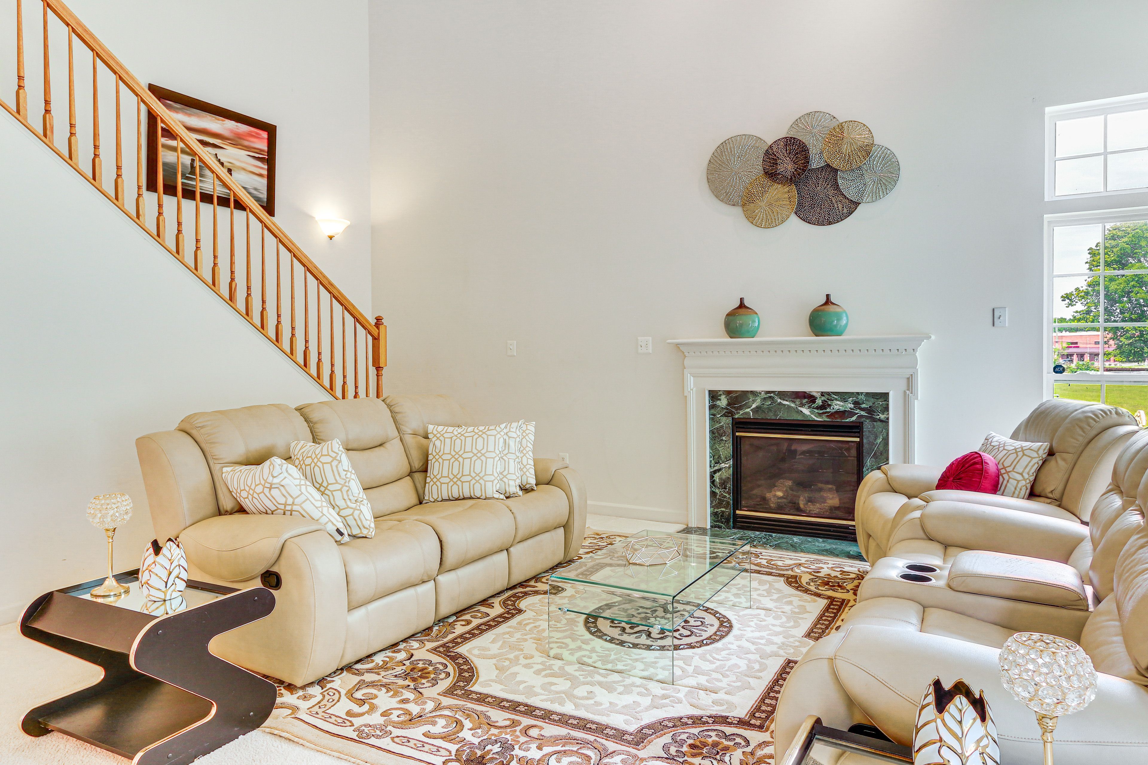 Living Room | 1st Floor | Gas Fireplace | Free WiFi