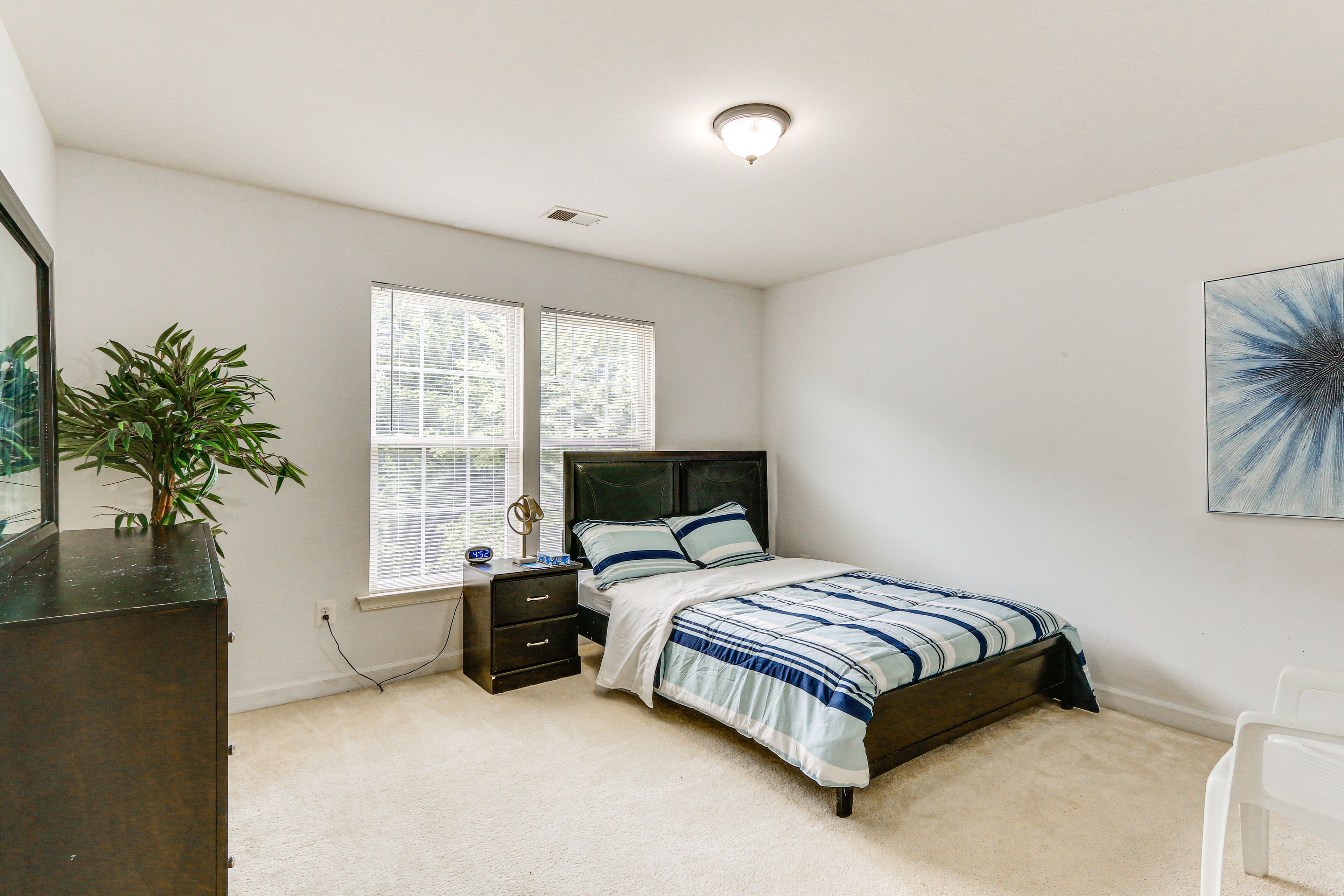 Bedroom 2 | 2nd Floor | Queen Bed