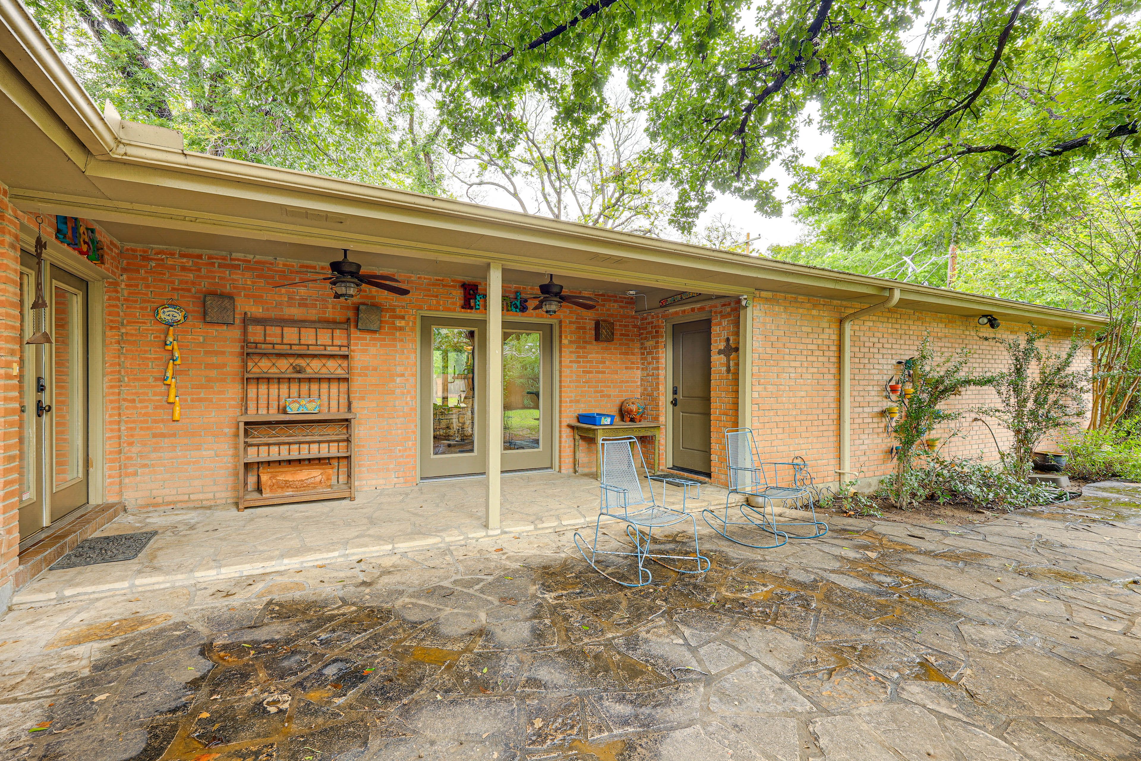 Private Backyard Area | Propane Grill