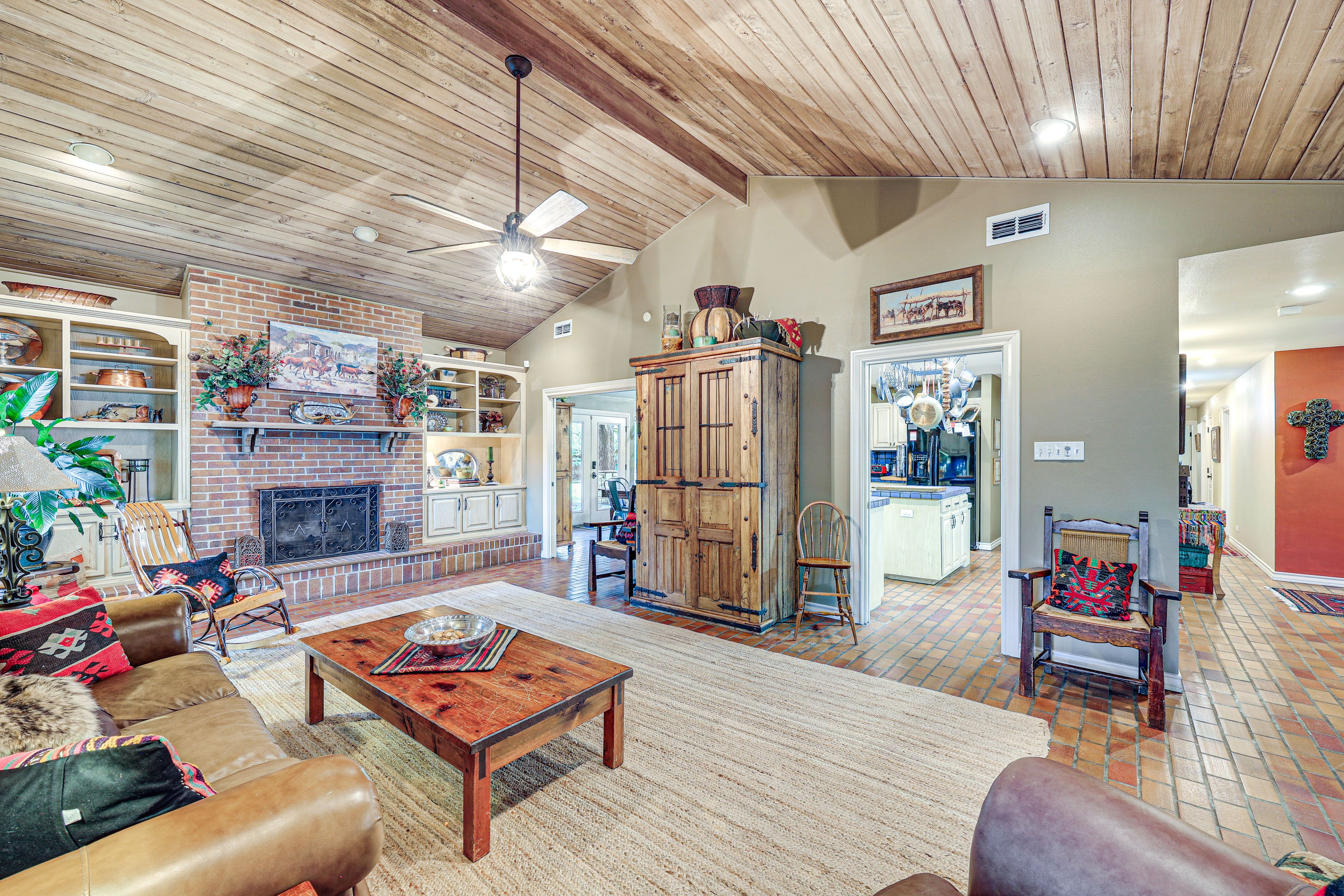 Living Room | Single-Story Home | Fireplace | Central A/C