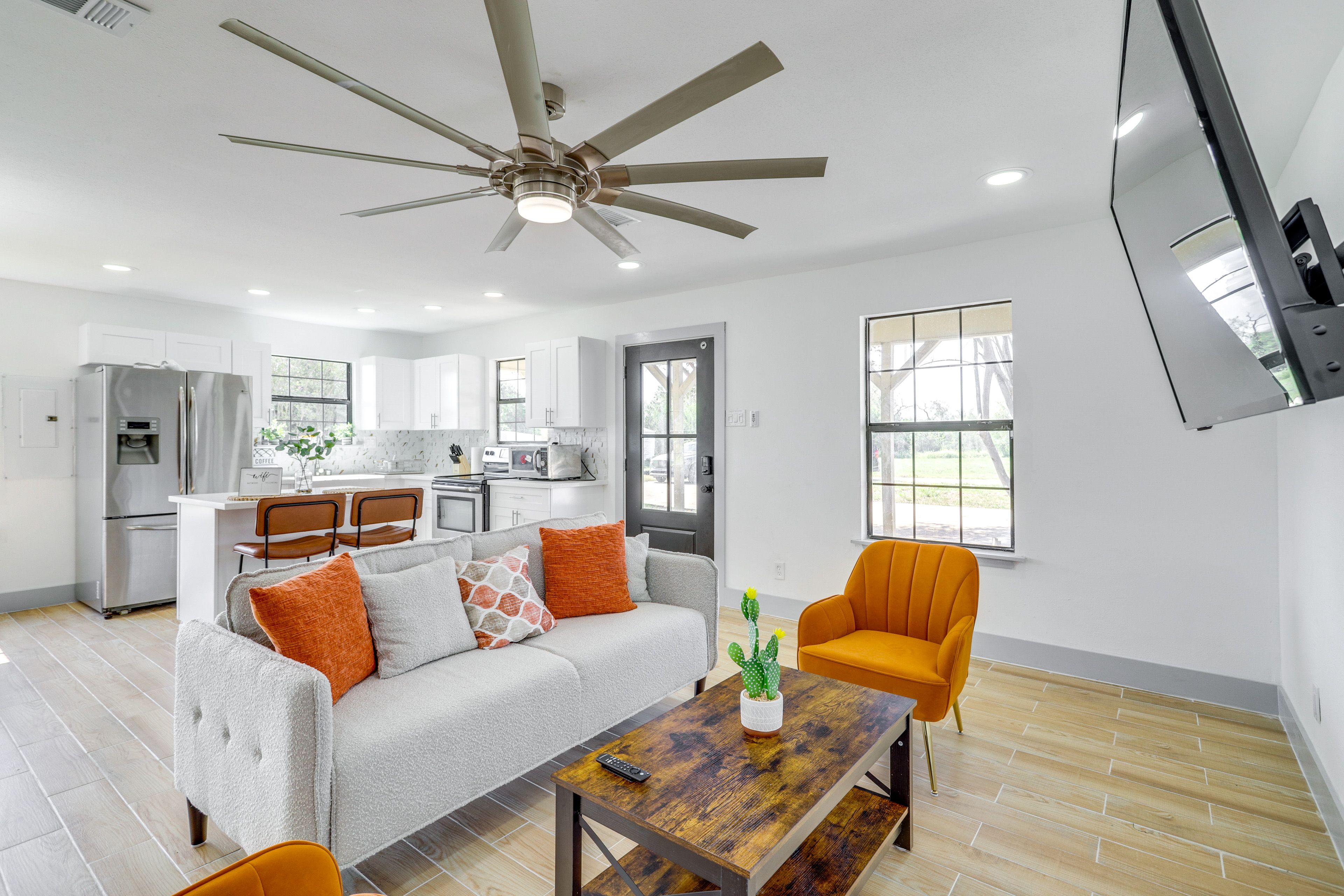 Hempstead Vacation Rental | 2BR | 1.5BA | Stairs Required | 1,250 Sq Ft