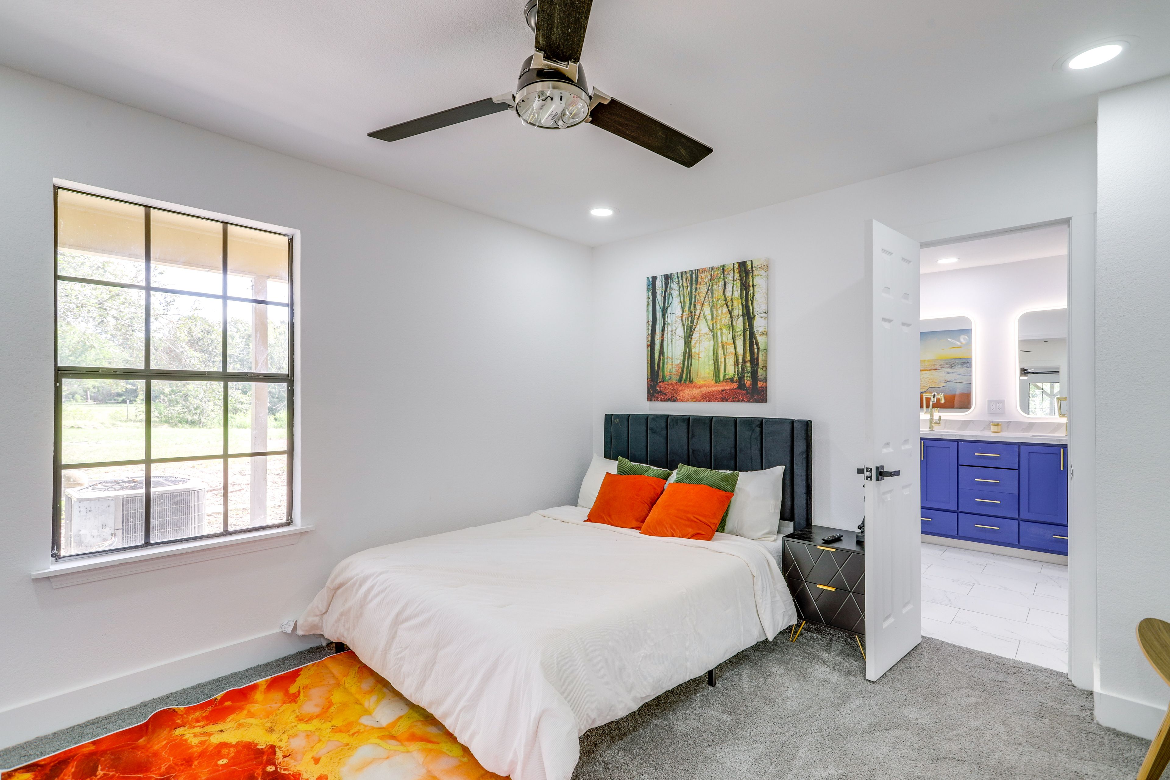 Bedroom 2 | Queen Bed | Smart TV