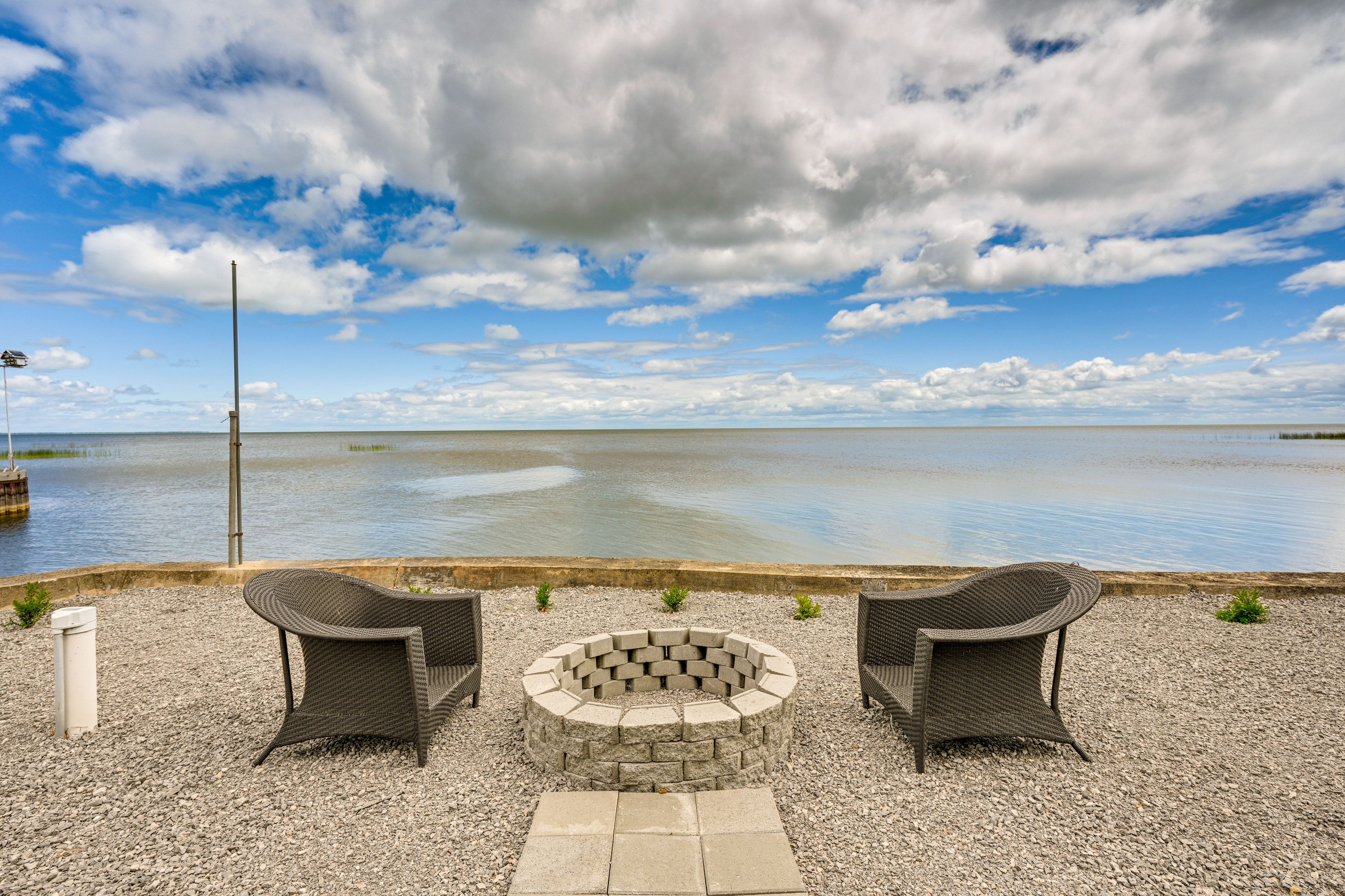 Standish Vacation Rental | 2BR | 1BA | 1,000 Sq Ft | 1 Step Required