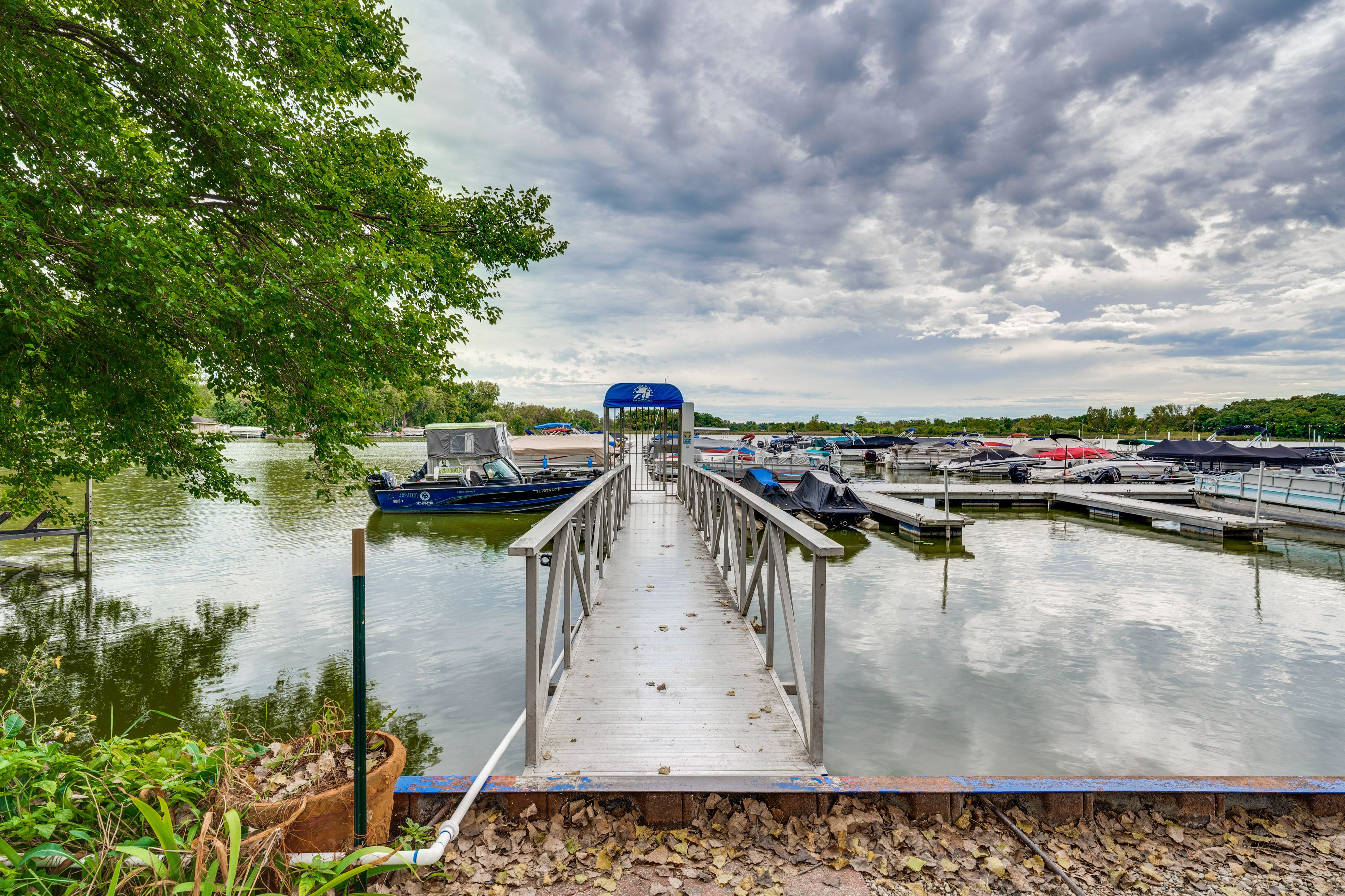 Marina | Private Boat Slip | Parking (1 Vehicle)
