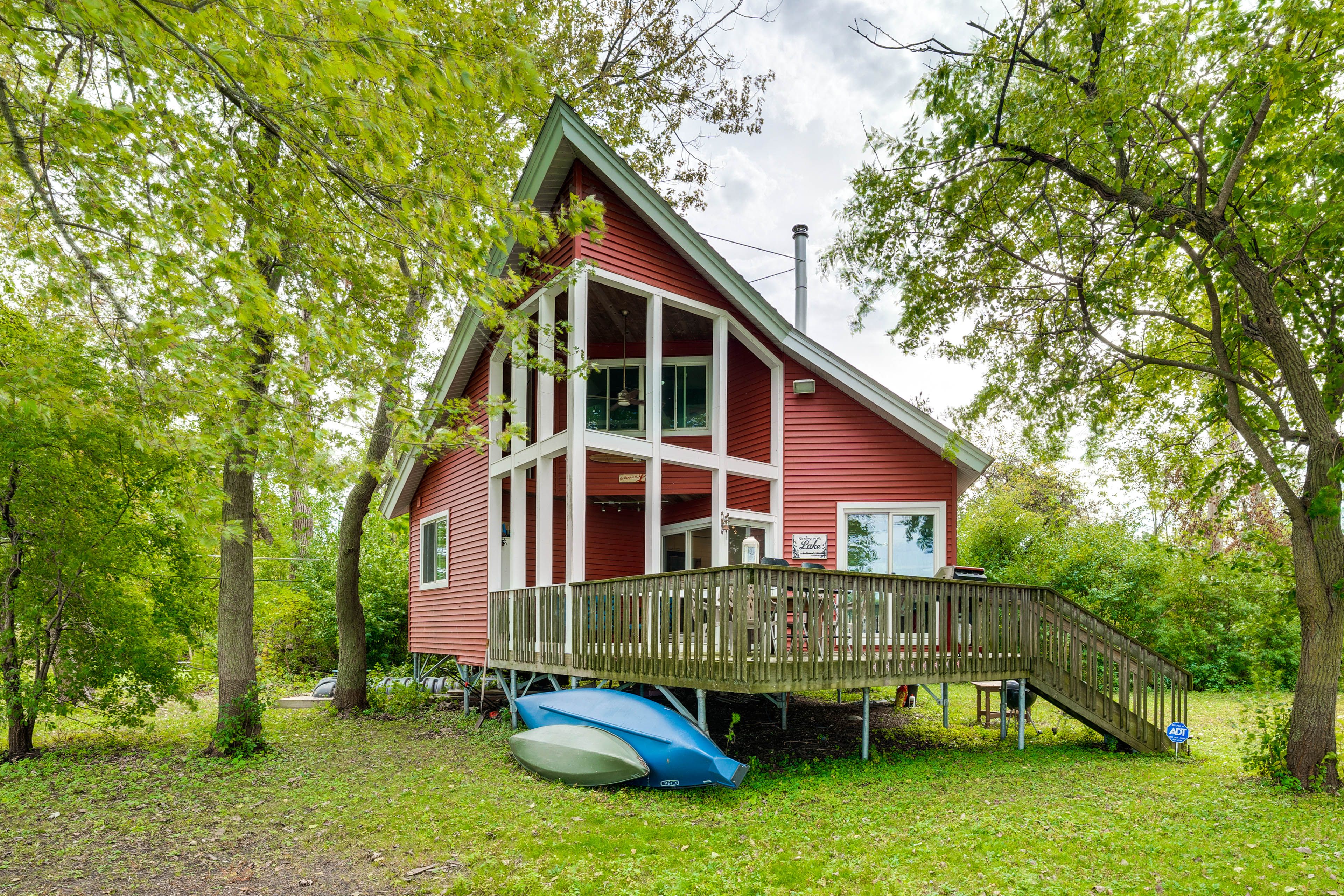 Fox Lake Vacation Rental | 2BR | 1BA | Stairs Required | 920 Sq Ft