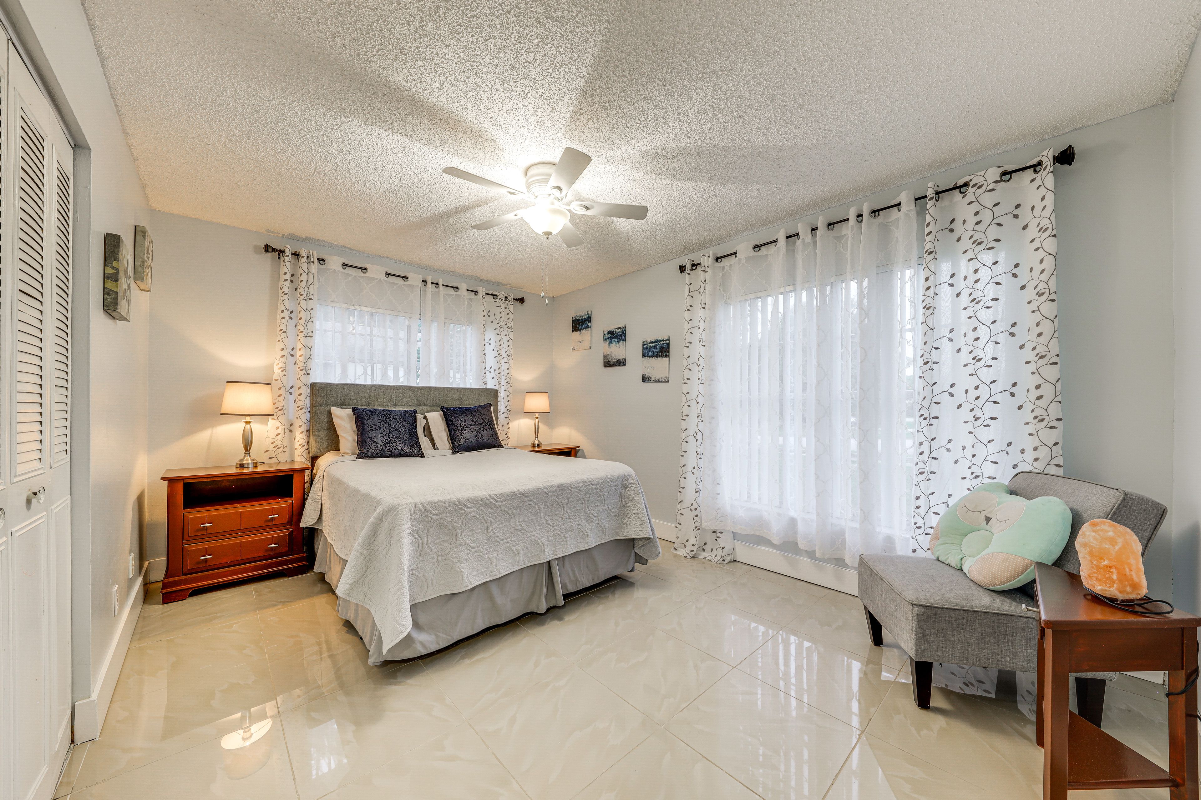 Bedroom 2 | Queen Bed