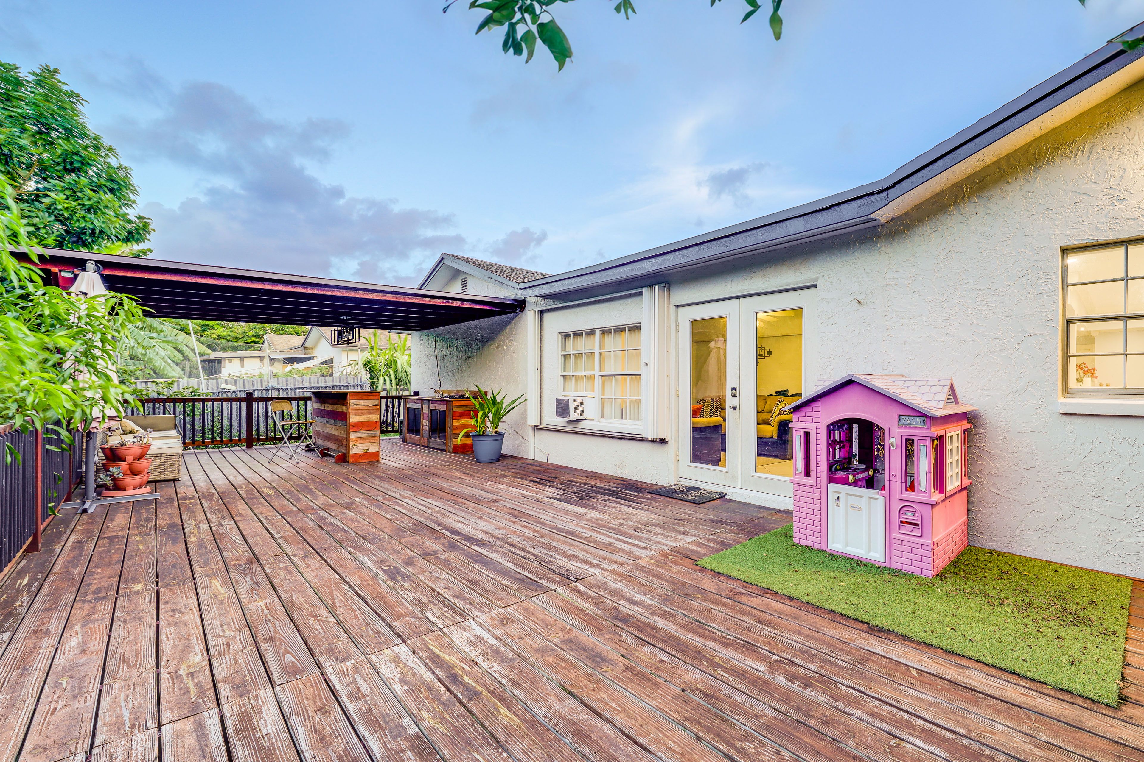 Patio | Outdoor Kitchen | Children's Toys