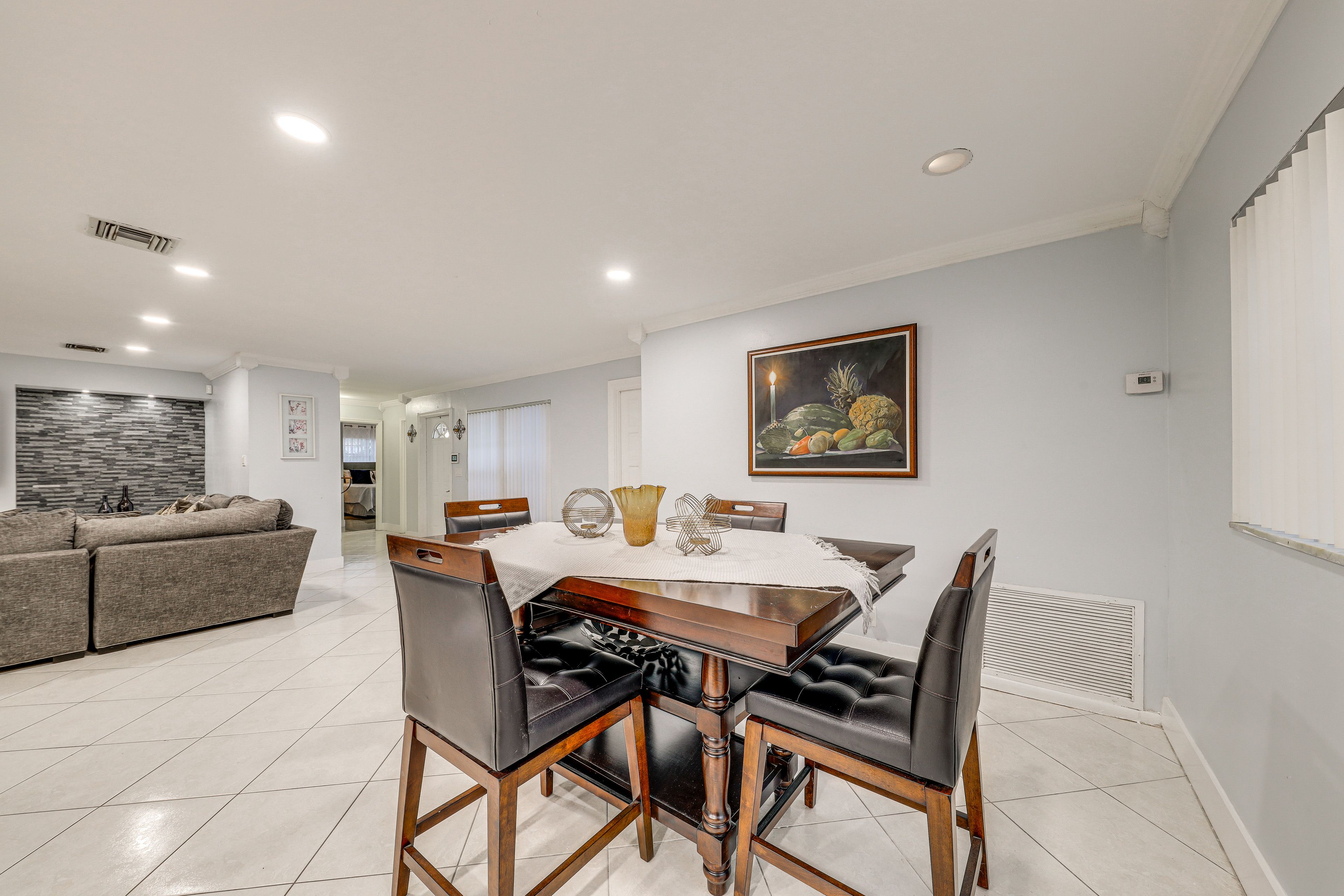 Dining Table | Dishware/Flatware