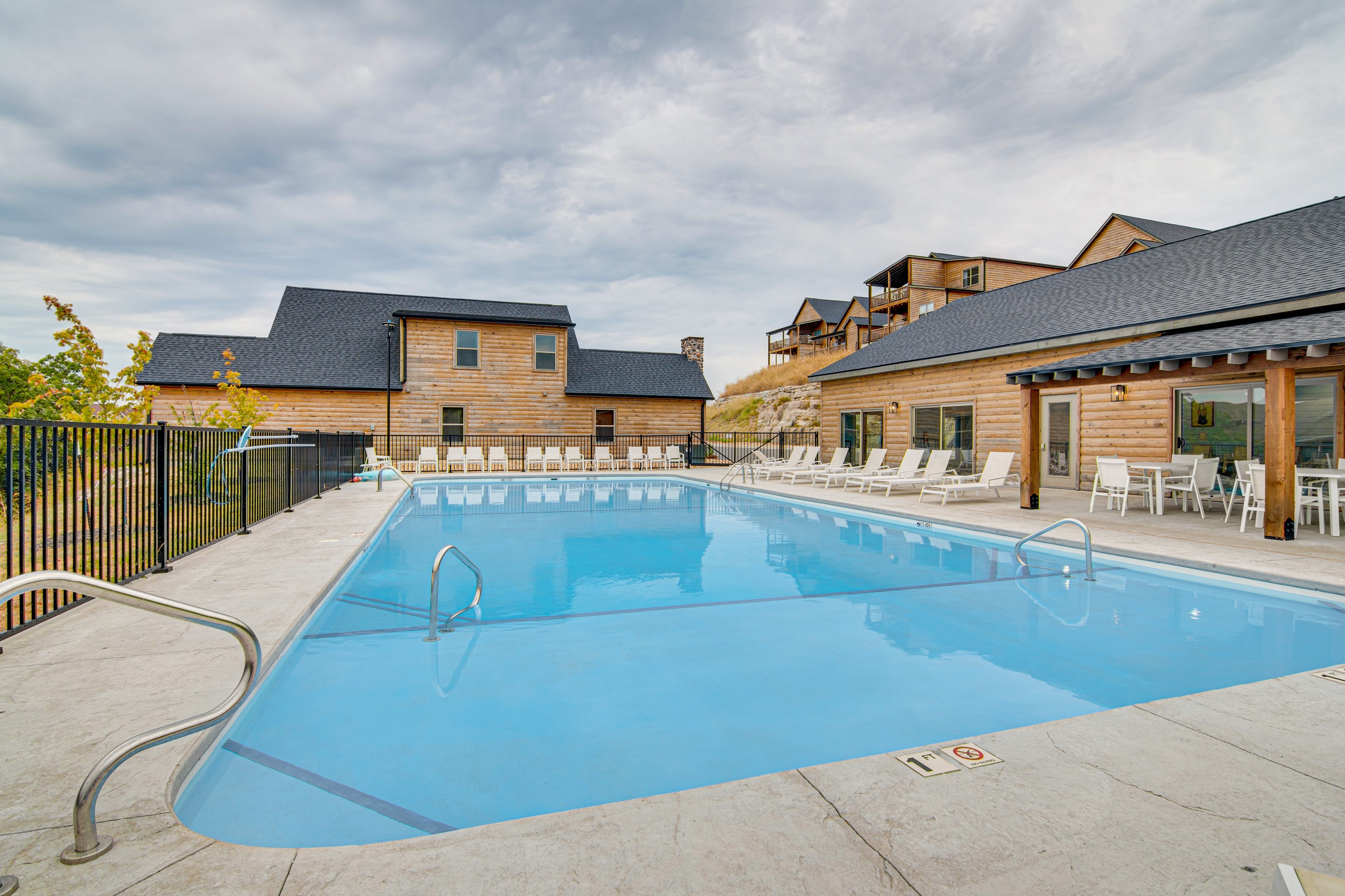 Summer Bay Lake Lodging | Community Amenities