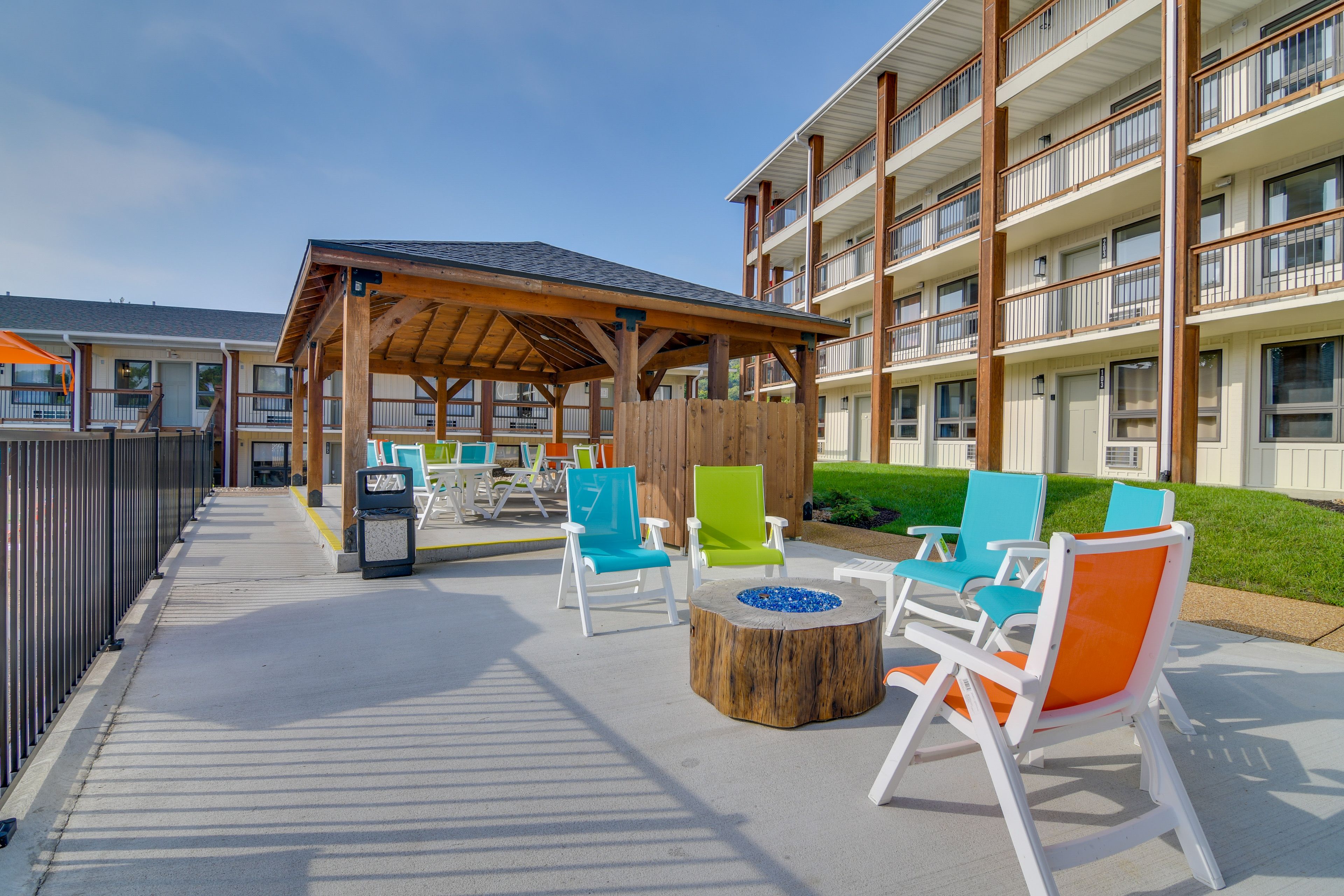 Community Fire Pit & Outdoor Seating