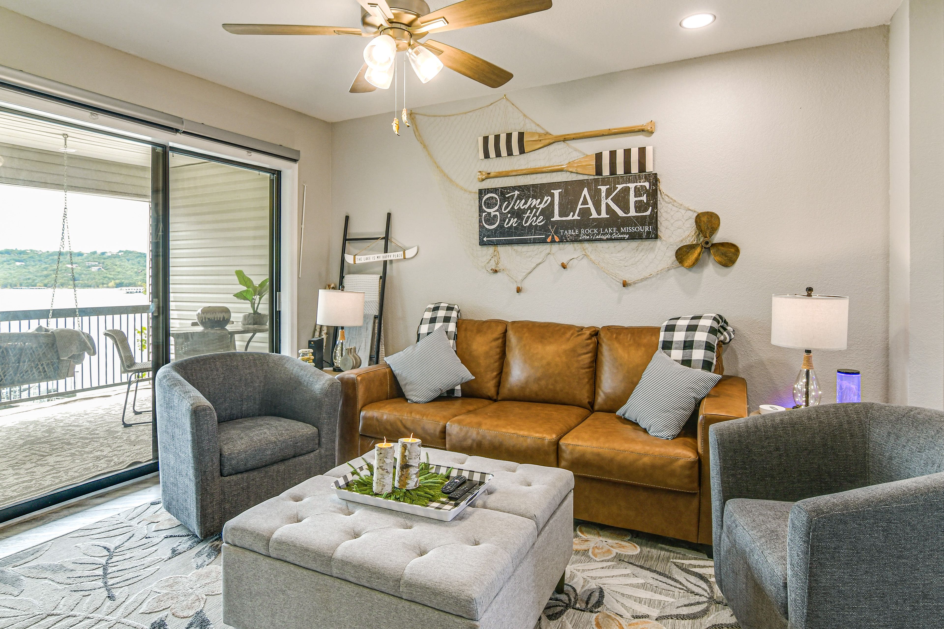 Living Room | Free WiFi | Queen Sleeper Sofa | Smart TV | 1st Floor