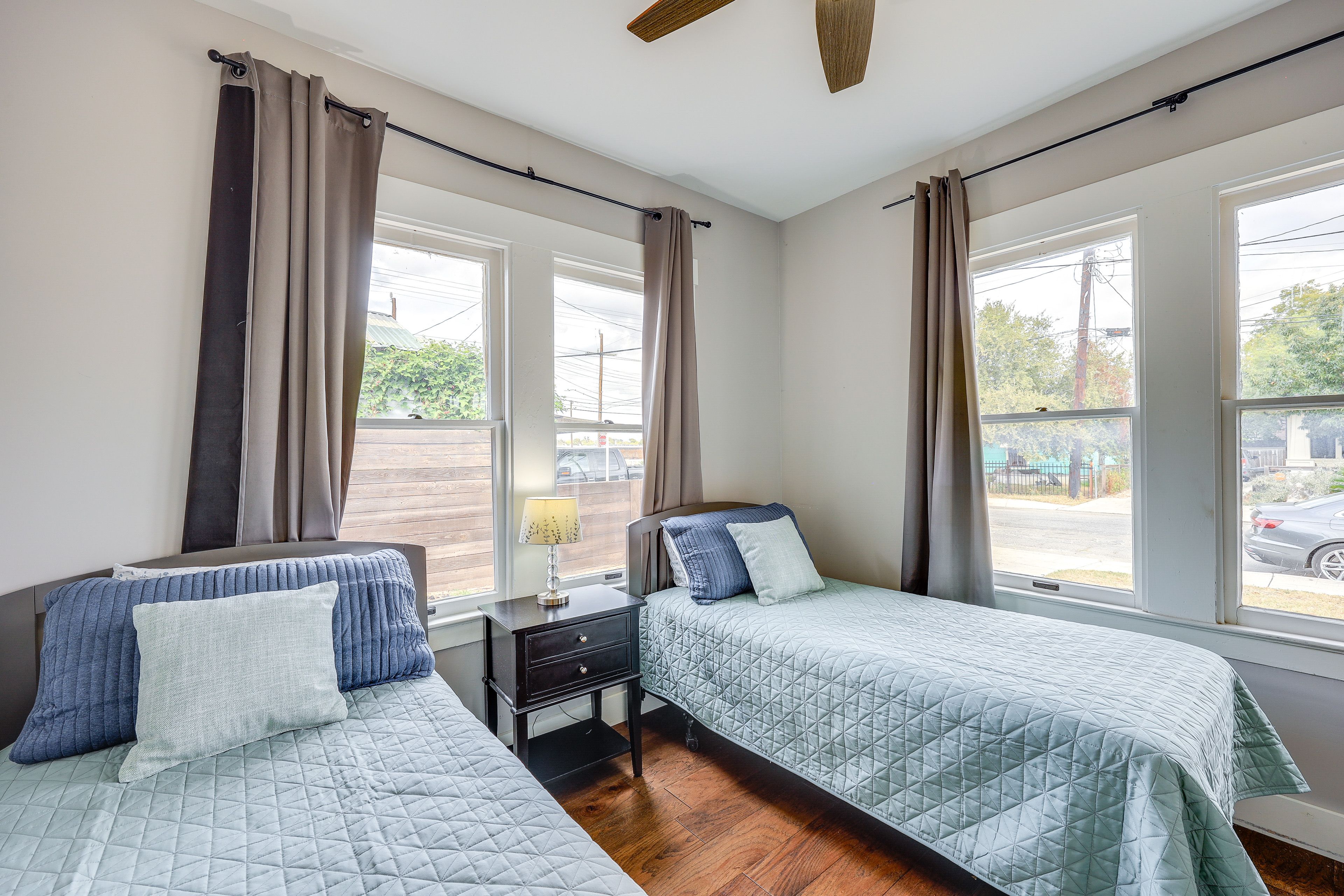 Bedroom 3 | 2 Twin Beds