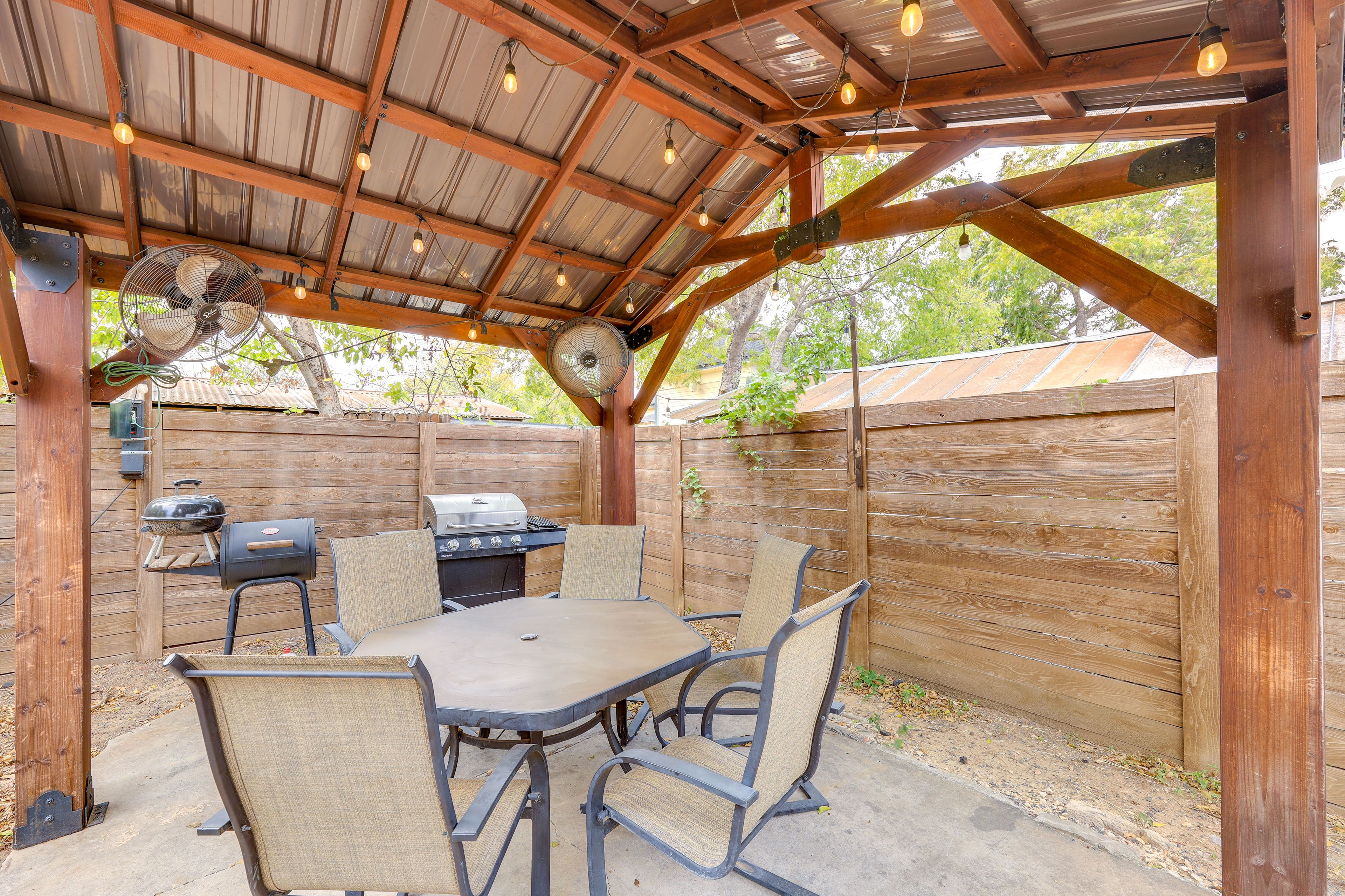 Furnished Pergola | 2 Charcoal Grills & Gas Grill