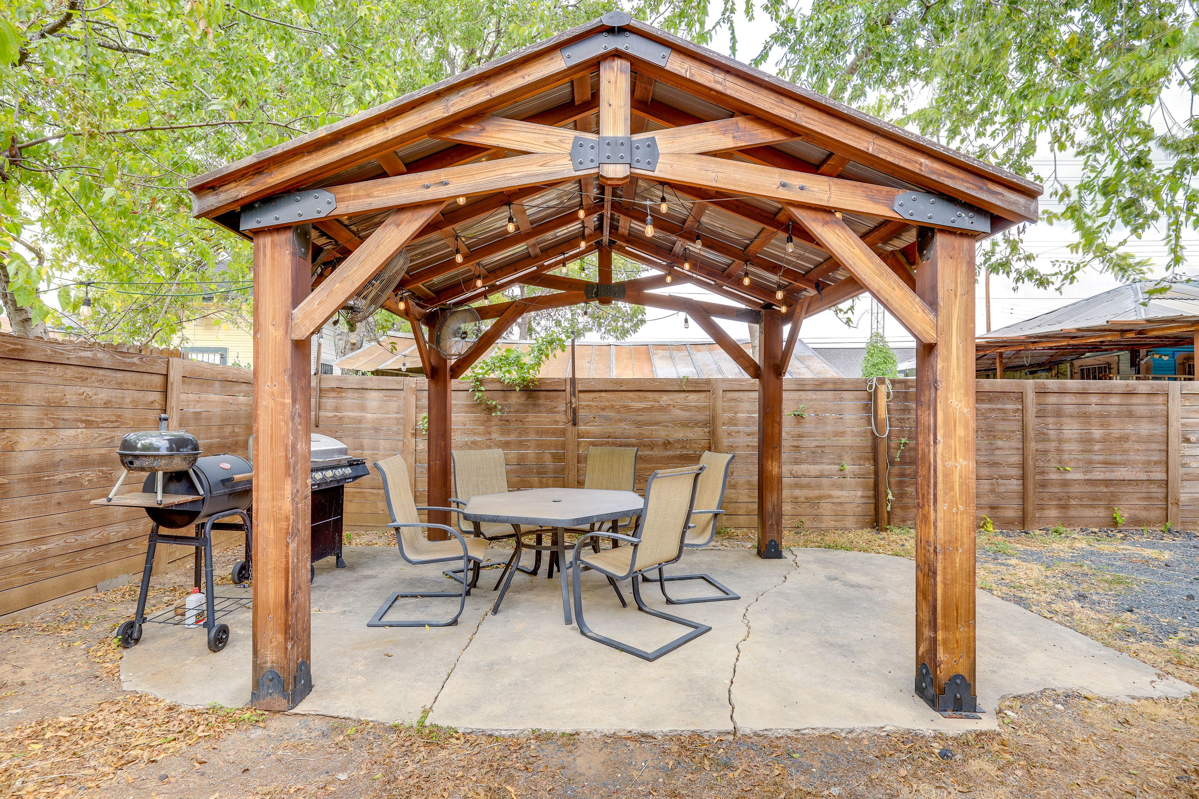 Fully Fenced Yard | Outdoor Dining Area w/ Grills