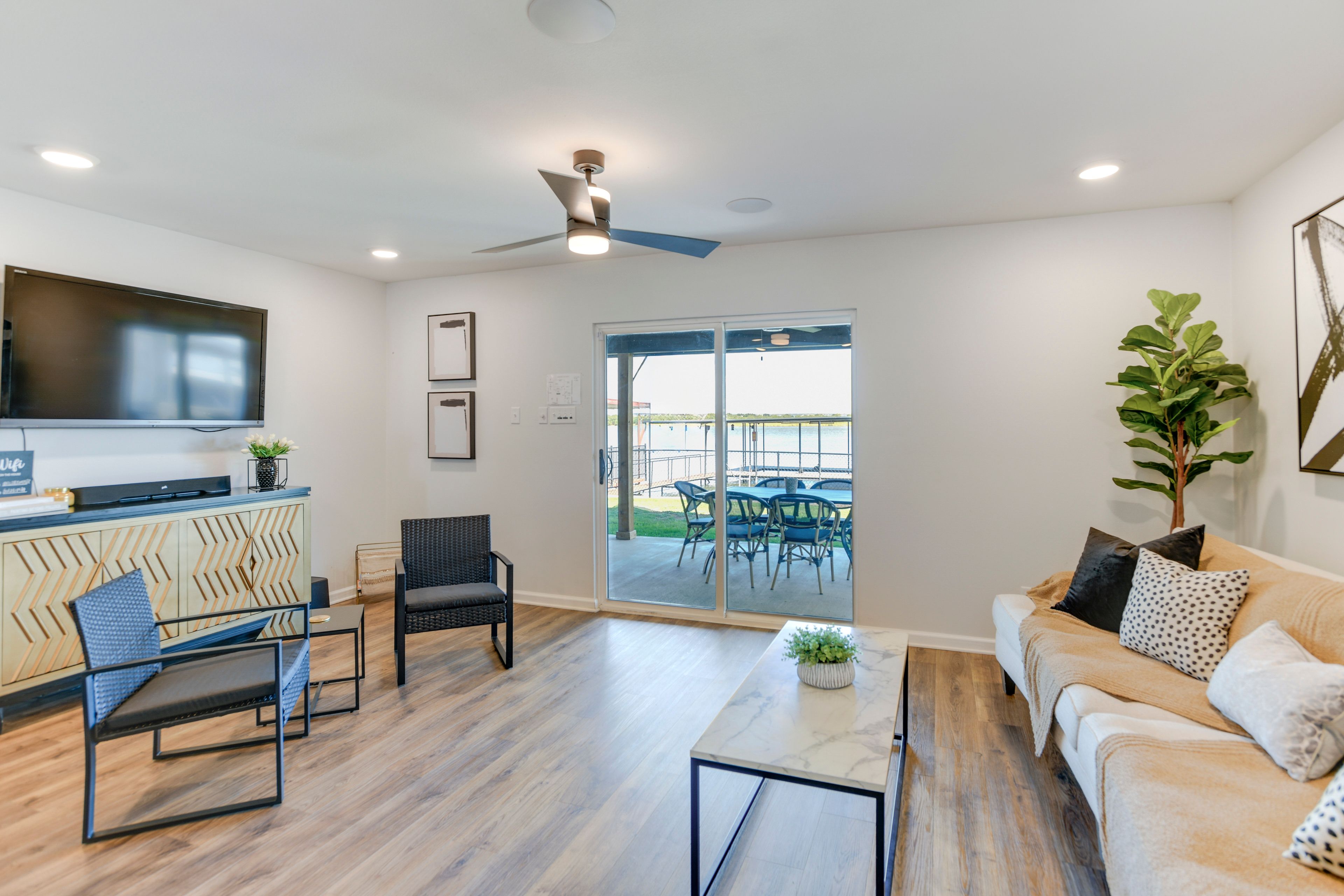 Living Room | Smart TV | Water View